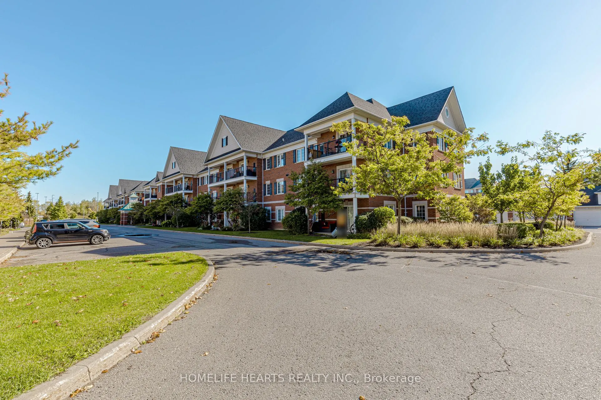 61 Clarington Boulevard, #315