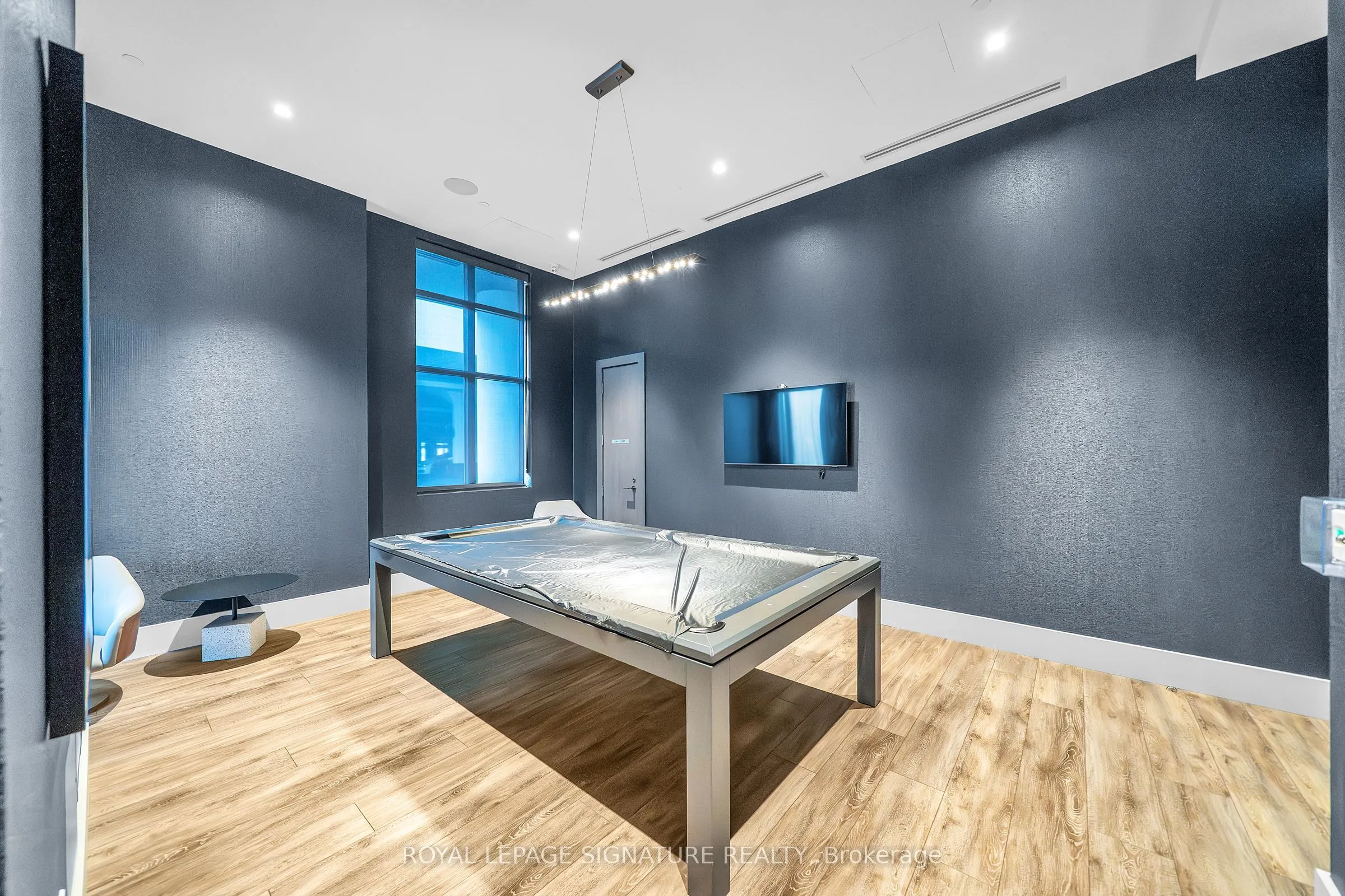 2550 Simcoe Street, #2020