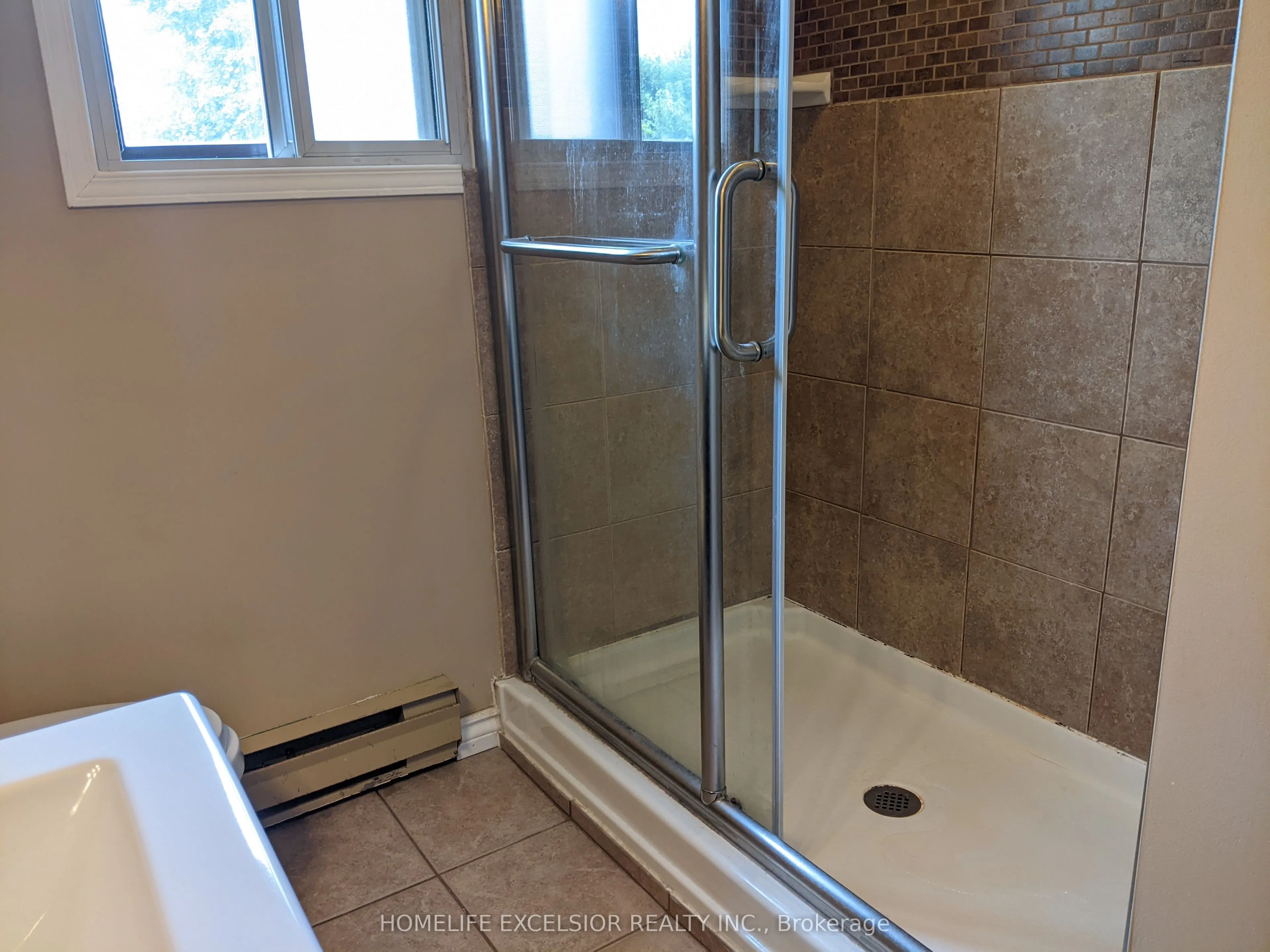 1478 Simcoe Street N