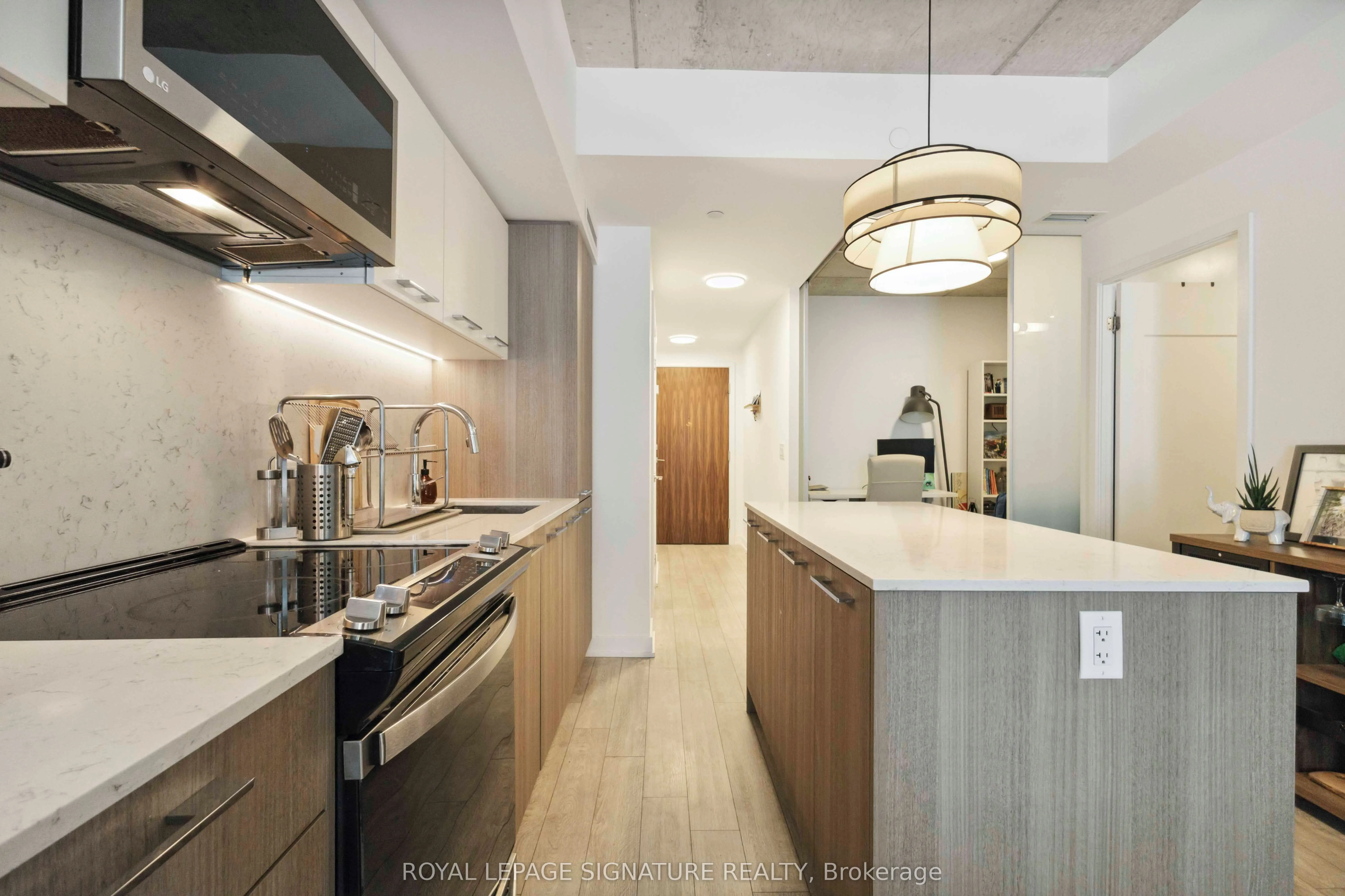 665 Queen Street E, #313
