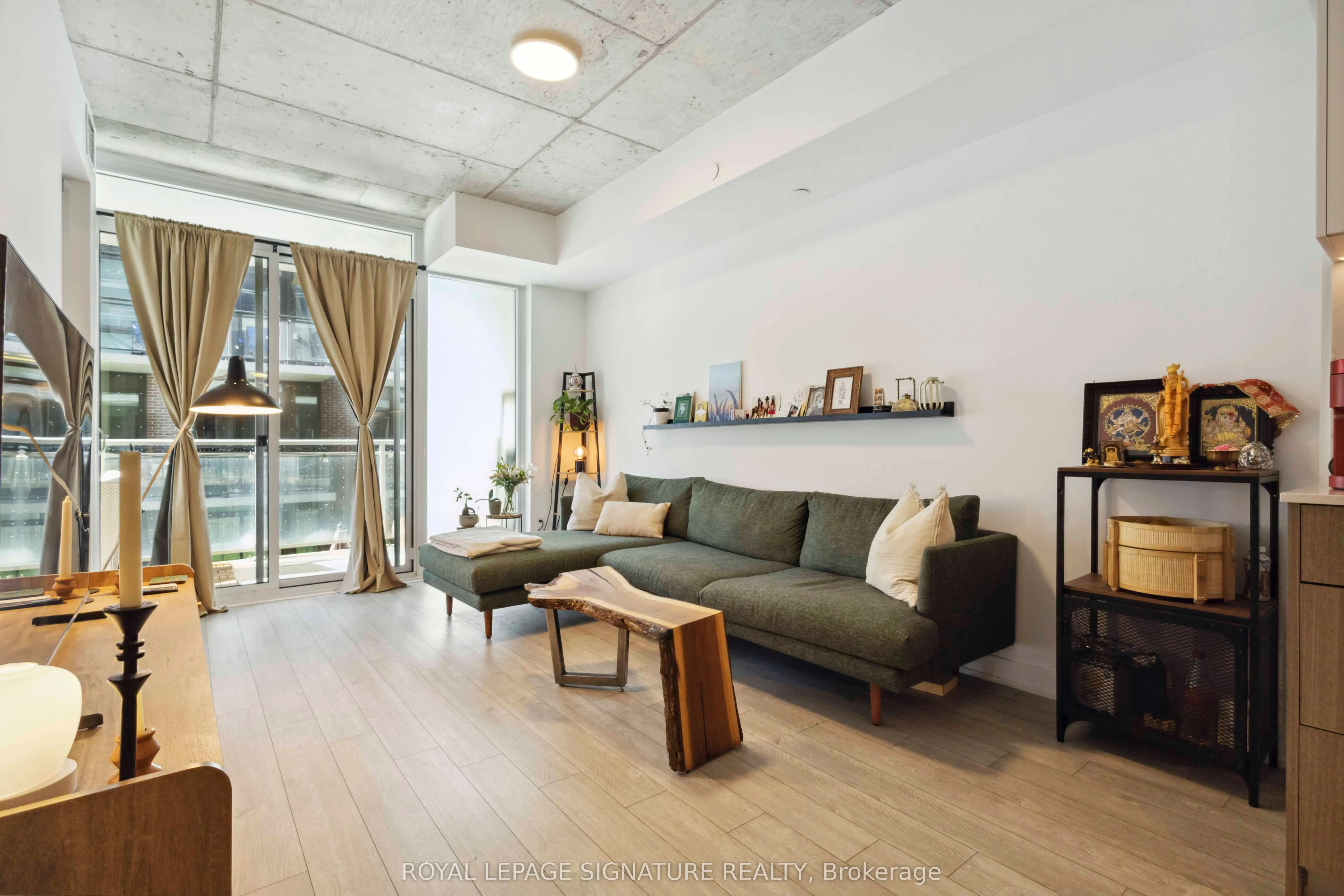 665 Queen Street E, #313
