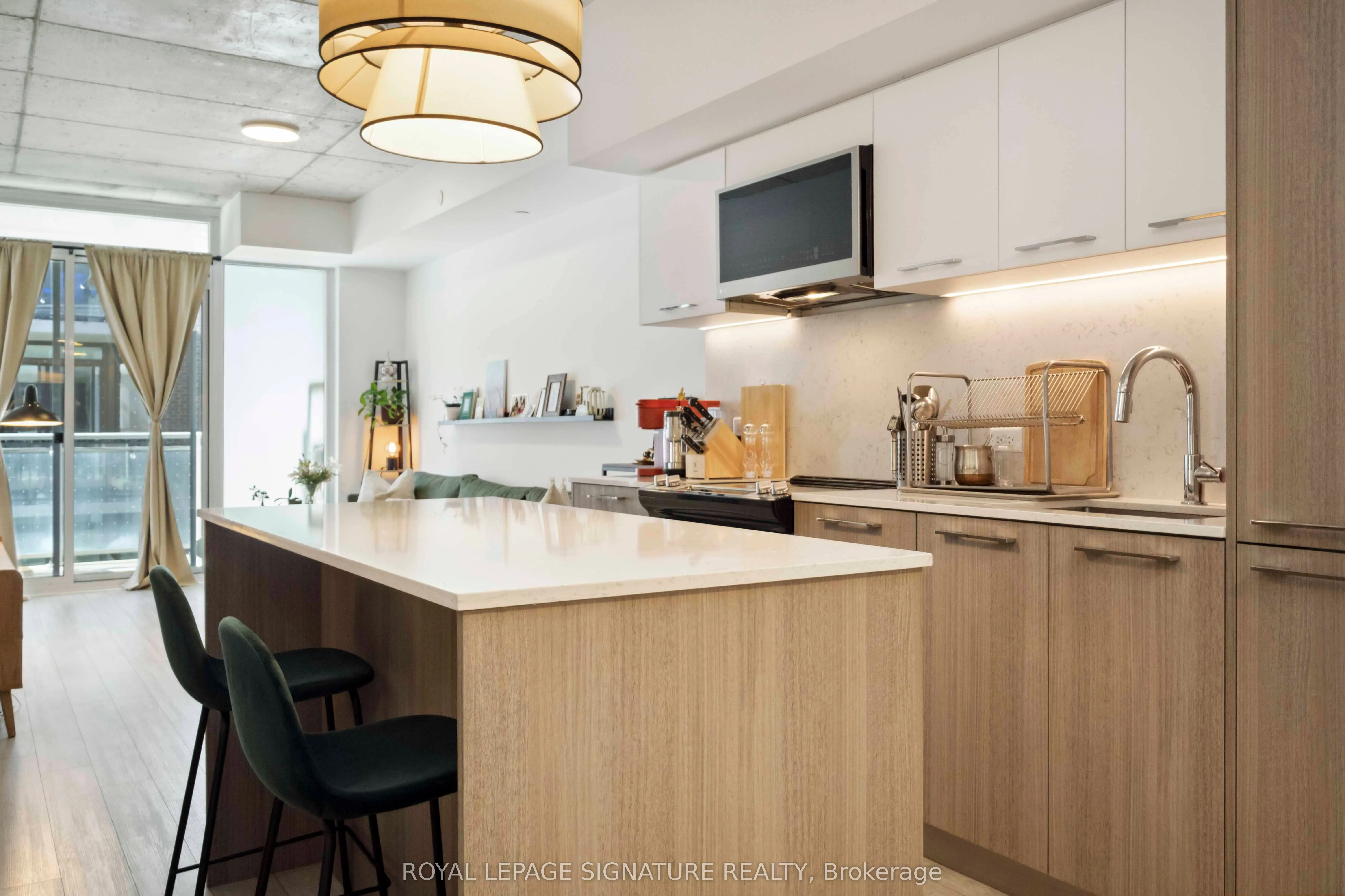 665 Queen Street E, #313