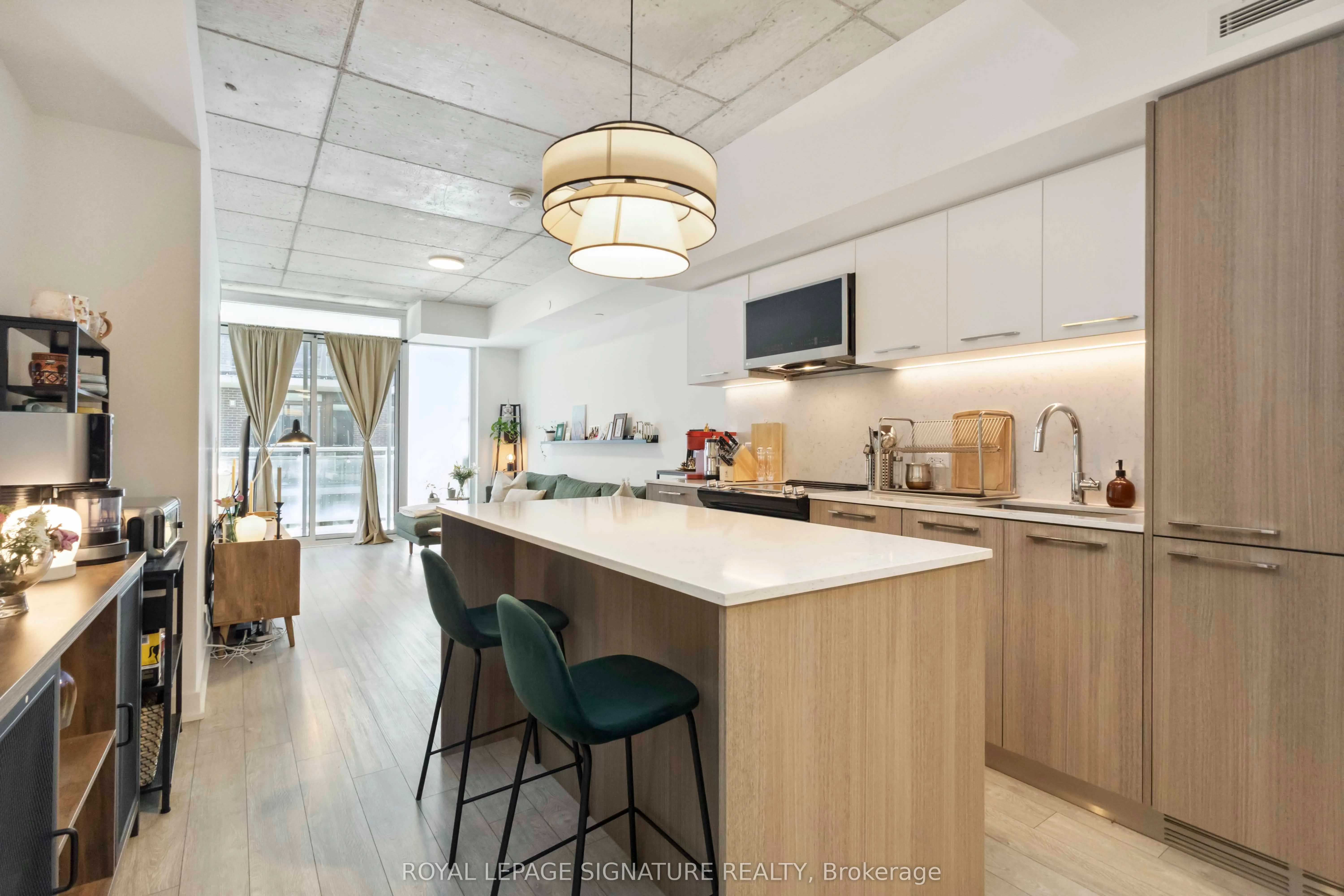 665 Queen Street E, #313