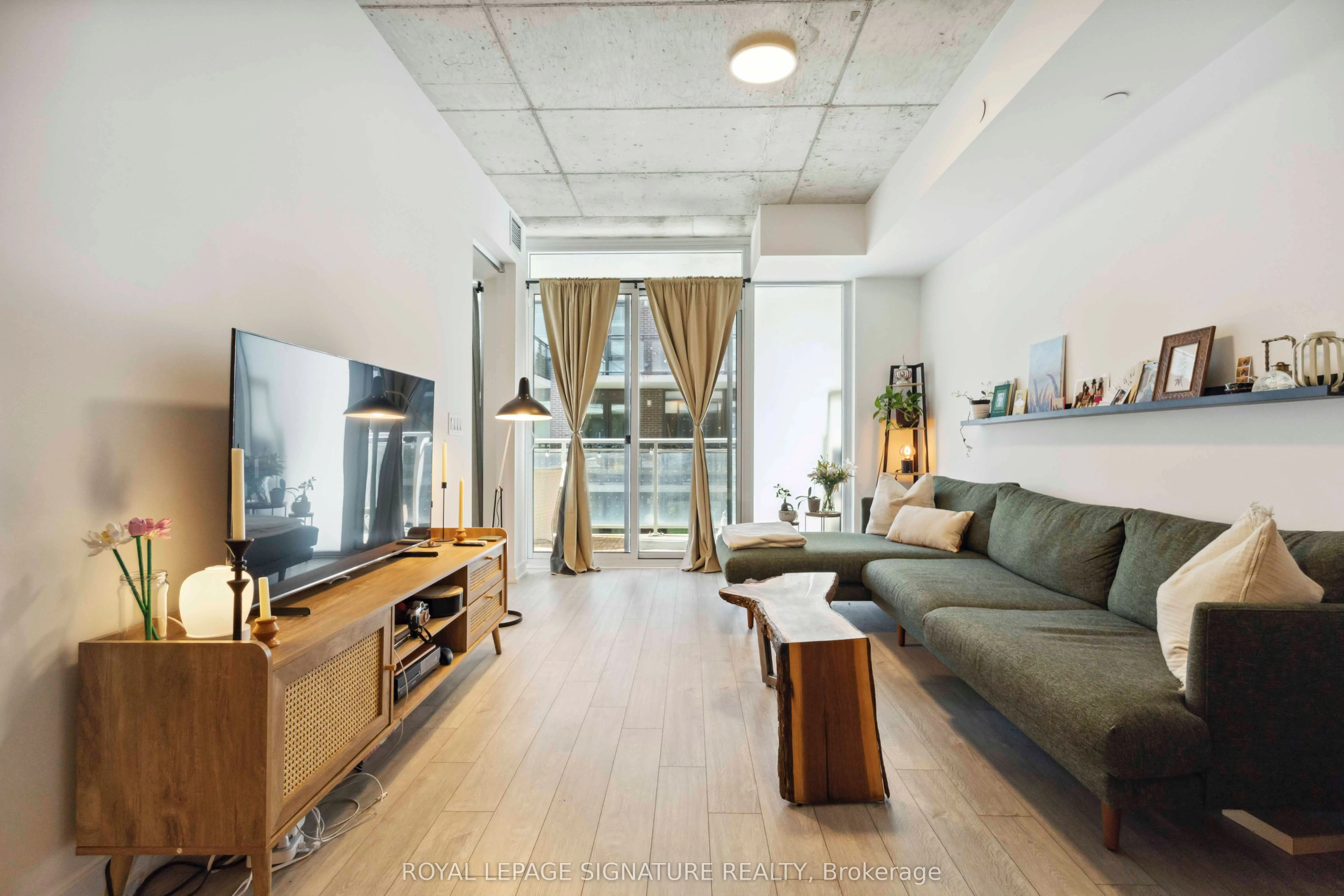665 Queen Street E, #313