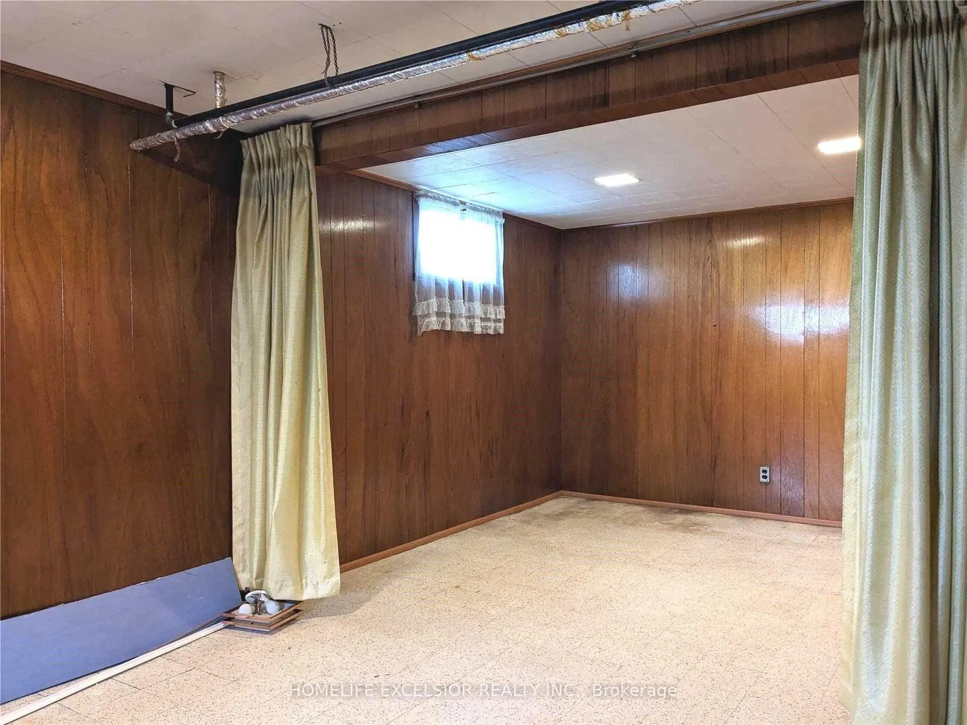 1482 Simcoe Street N