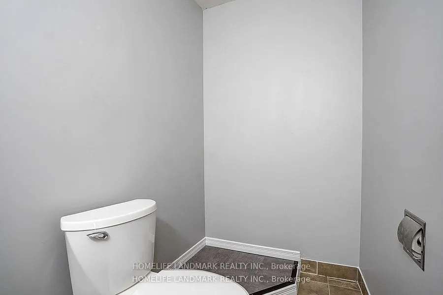 15 Saintsbury Square