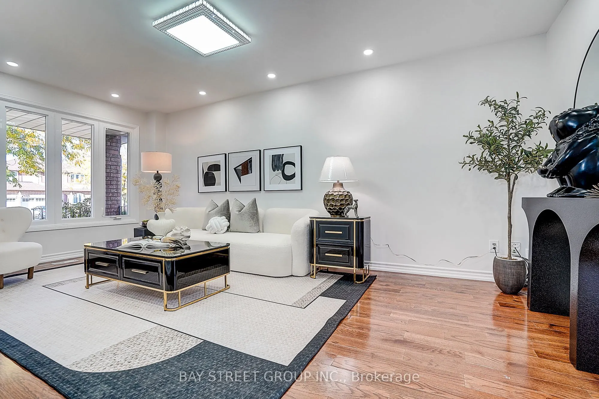 334 Goldhawk Trail