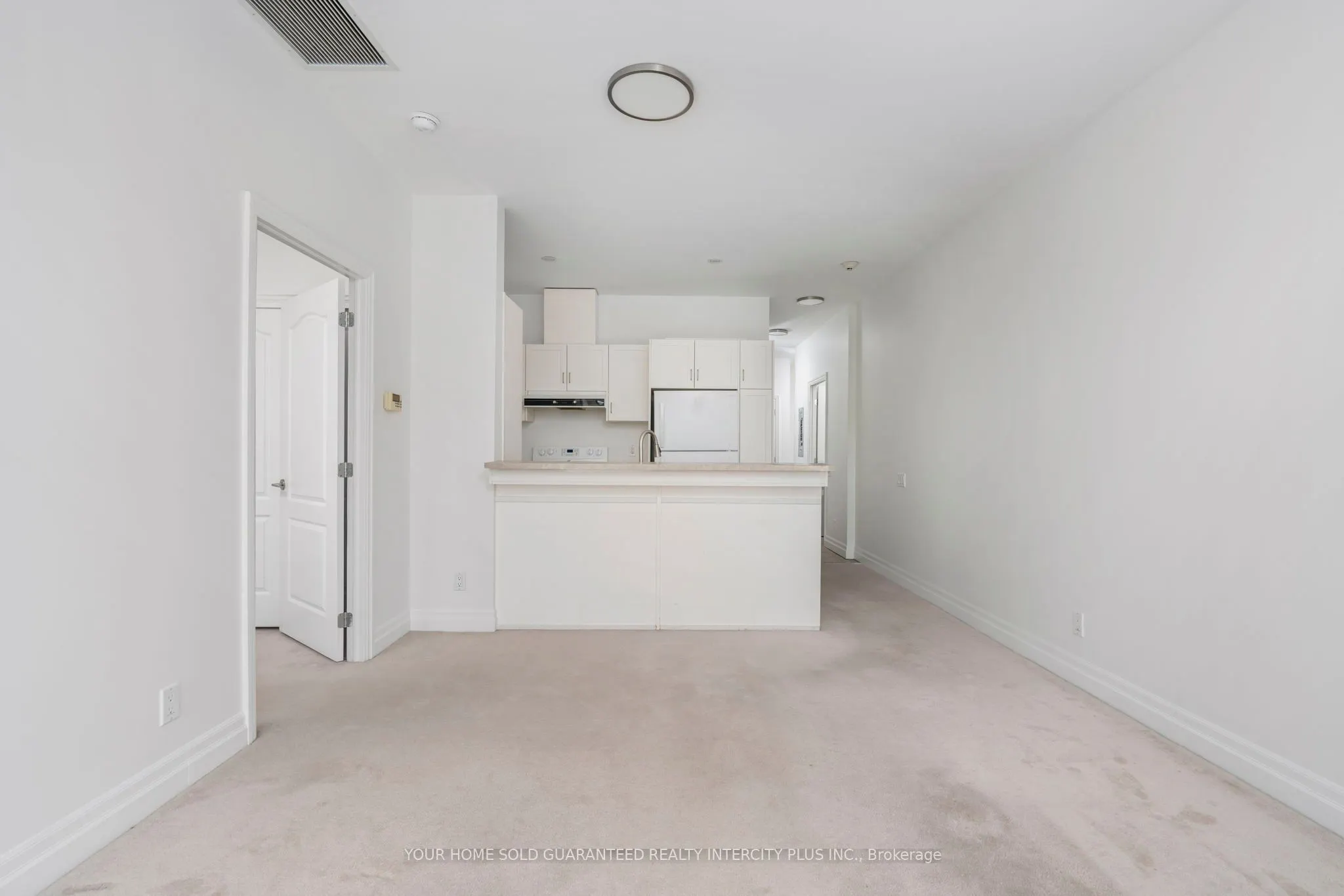 44 Bond Street W, #907