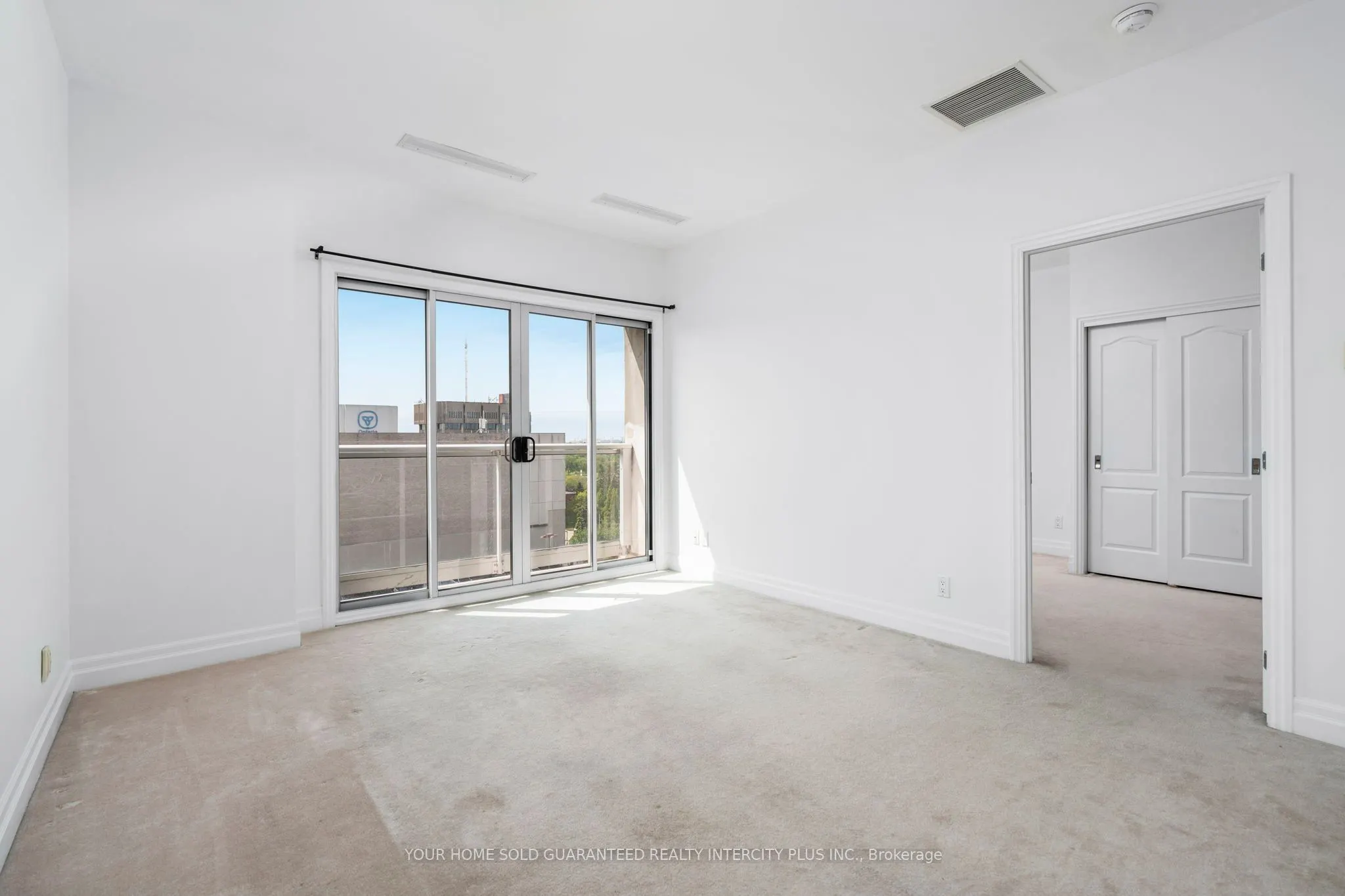 44 Bond Street W, #907