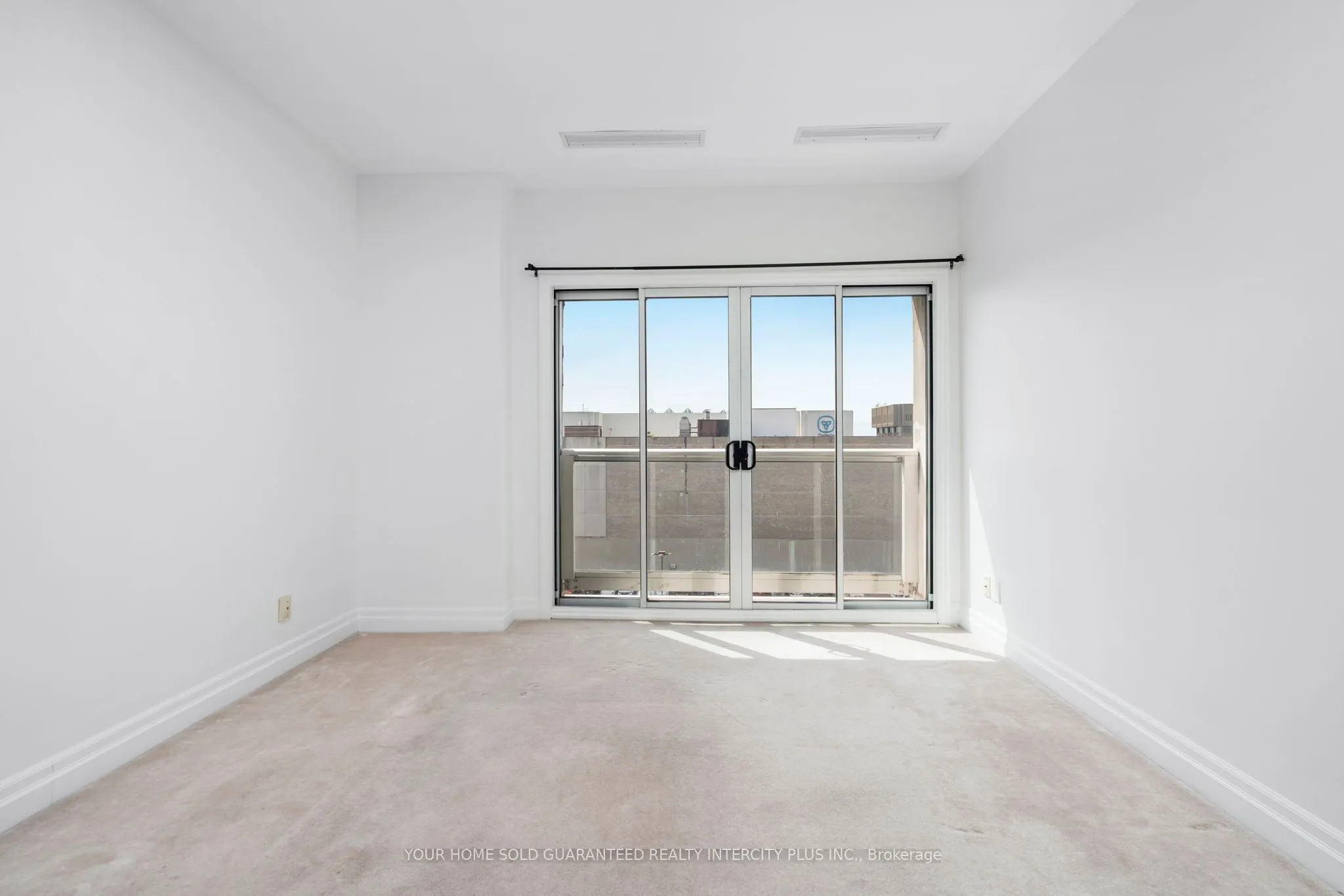 44 Bond Street W, #907