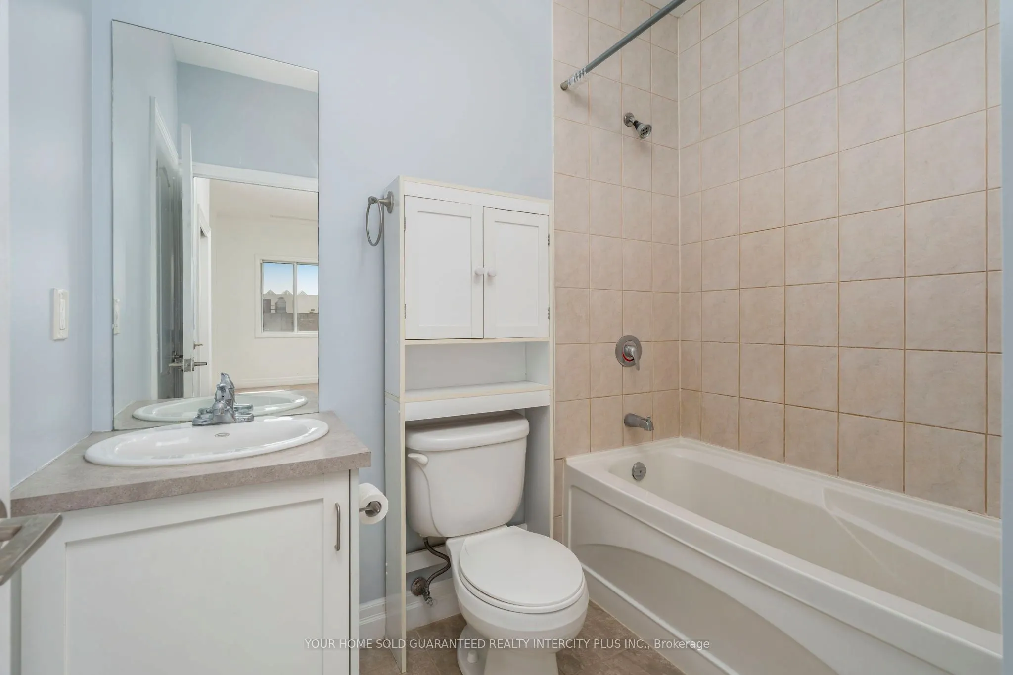44 Bond Street W, #907