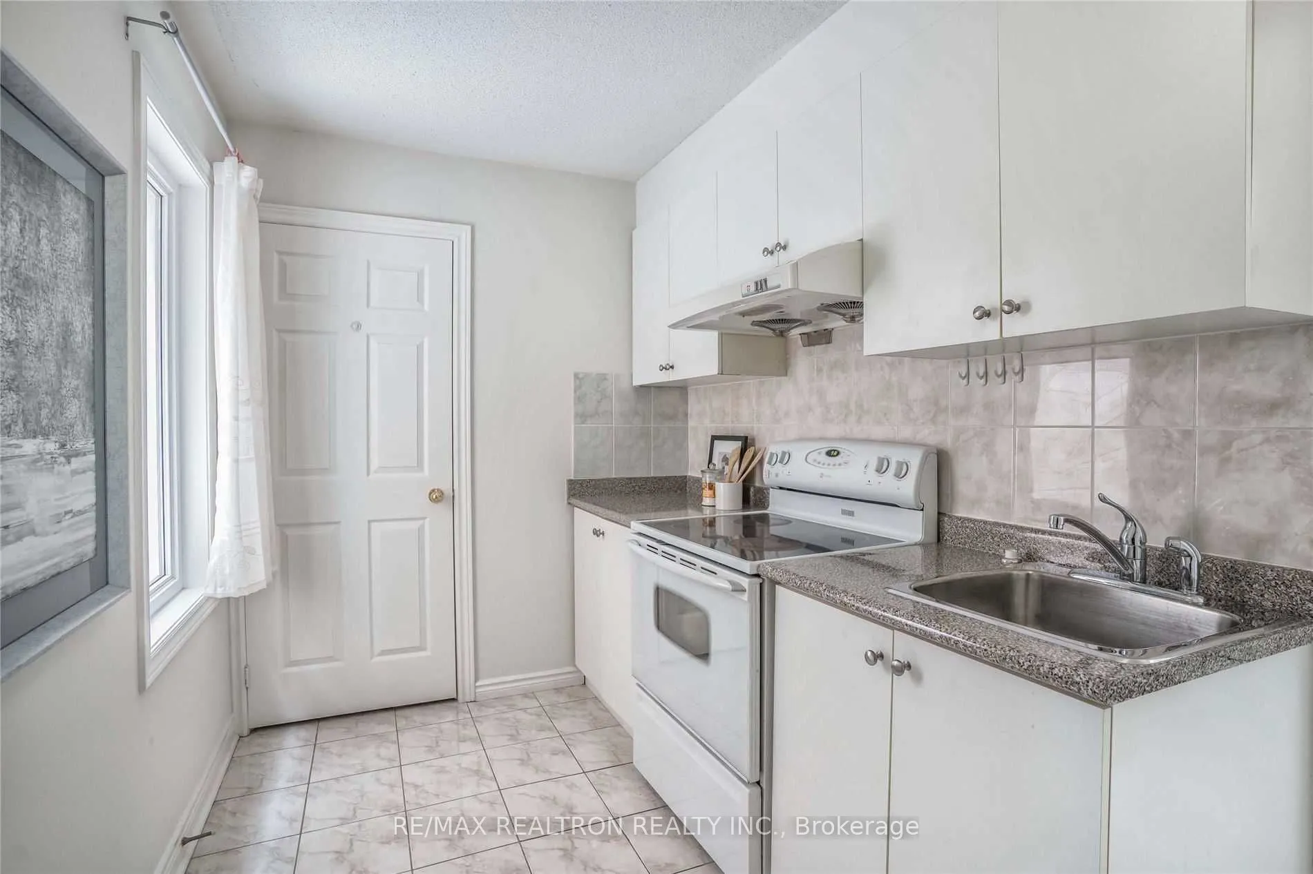 32 Tom Wells Crescent