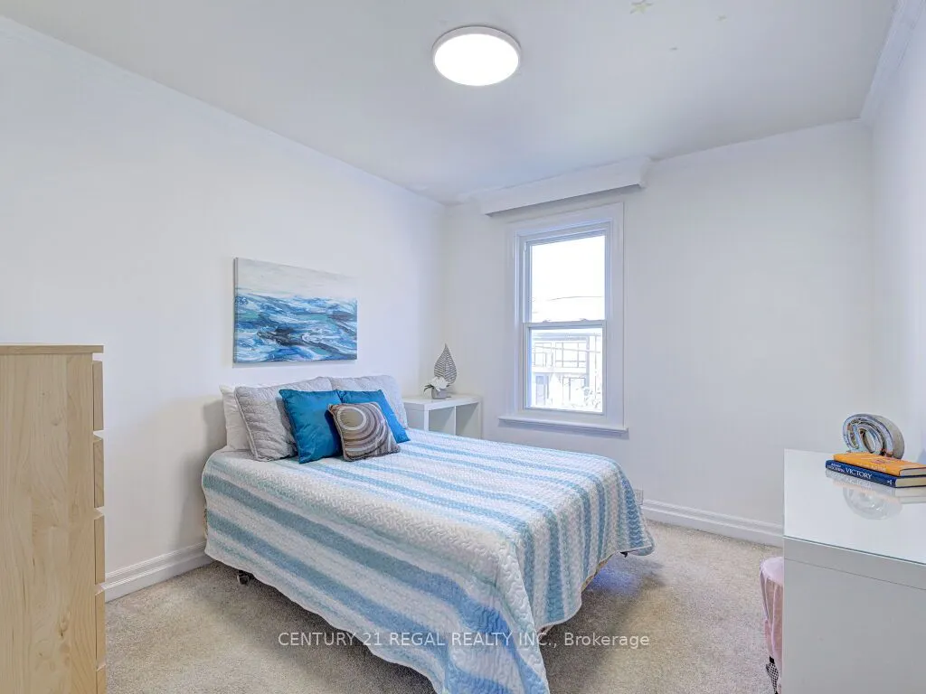 11 Midburn Avenue