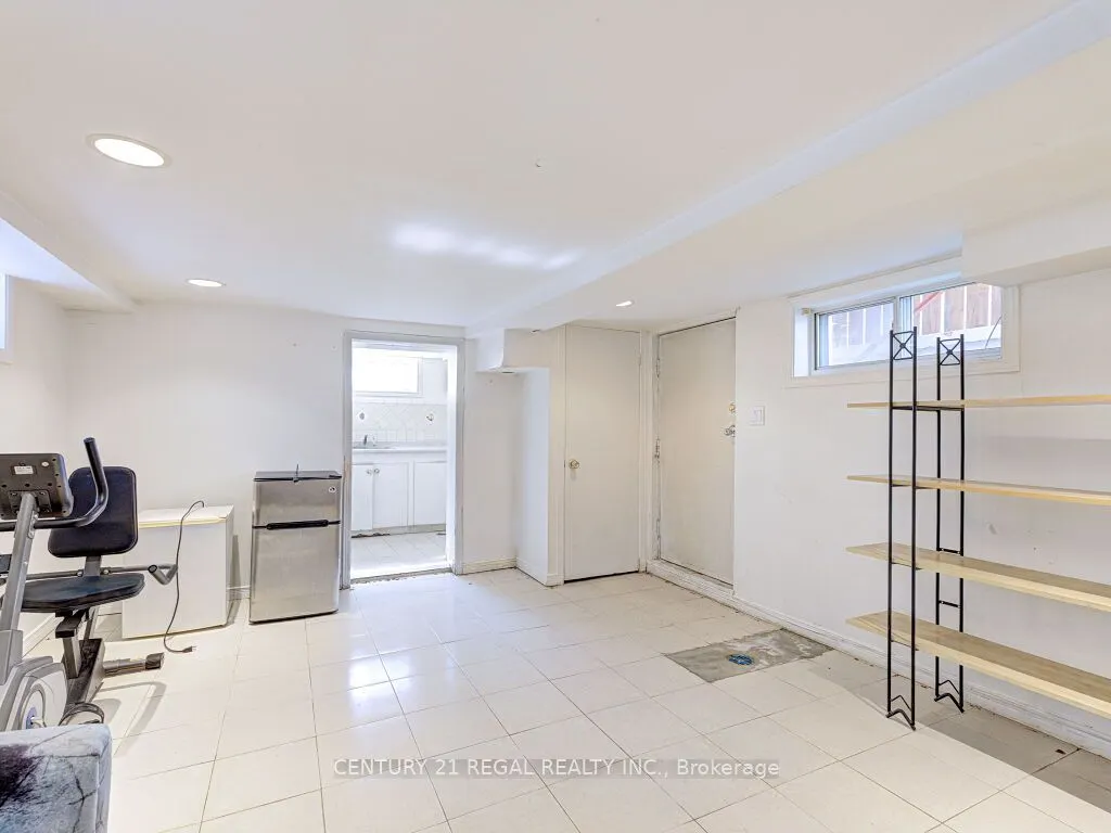 11 Midburn Avenue