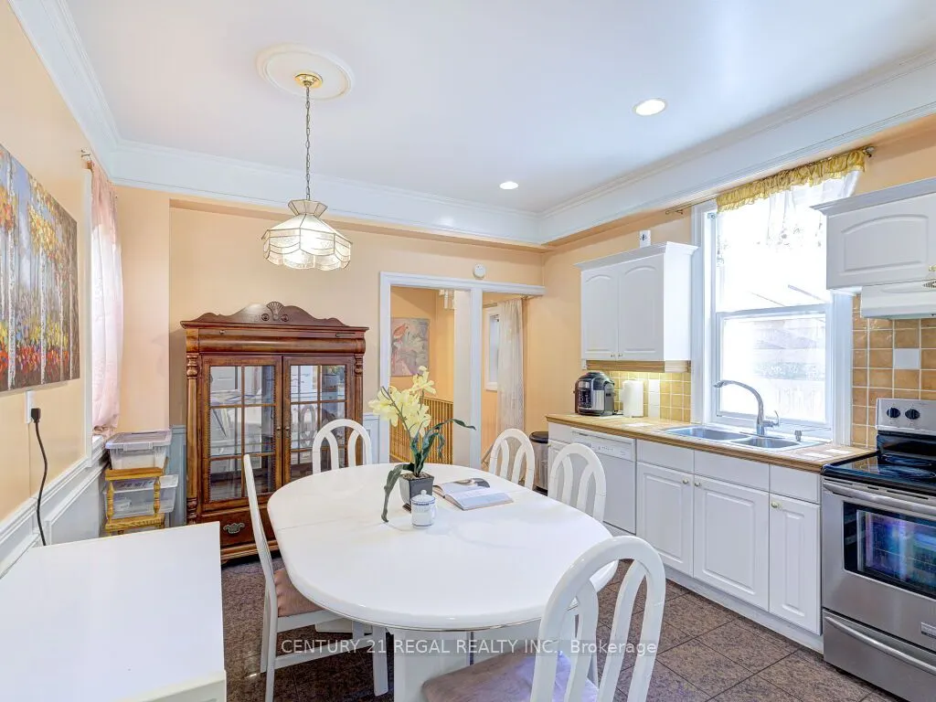 11 Midburn Avenue