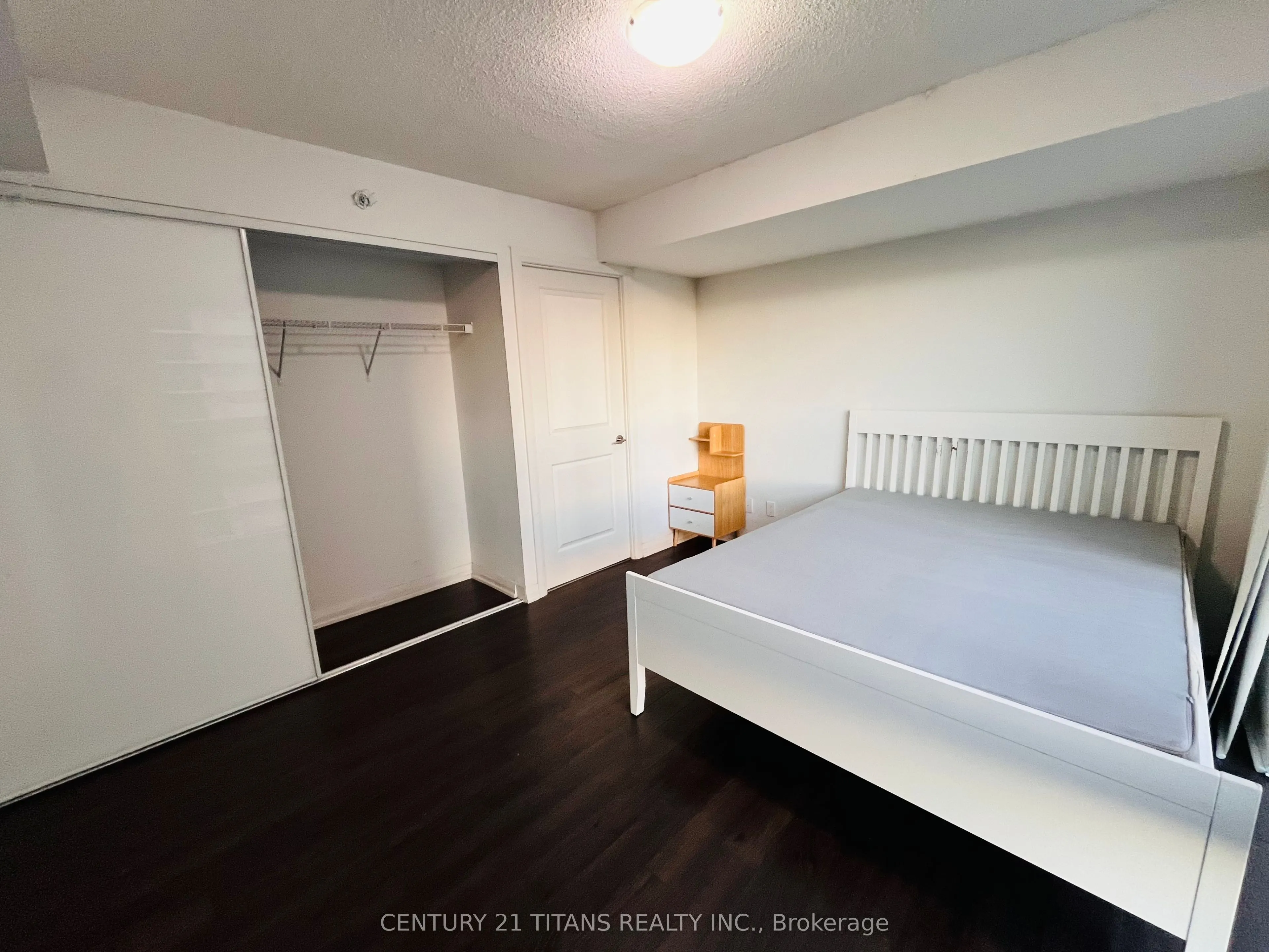 30 Meadowglen Place, #612
