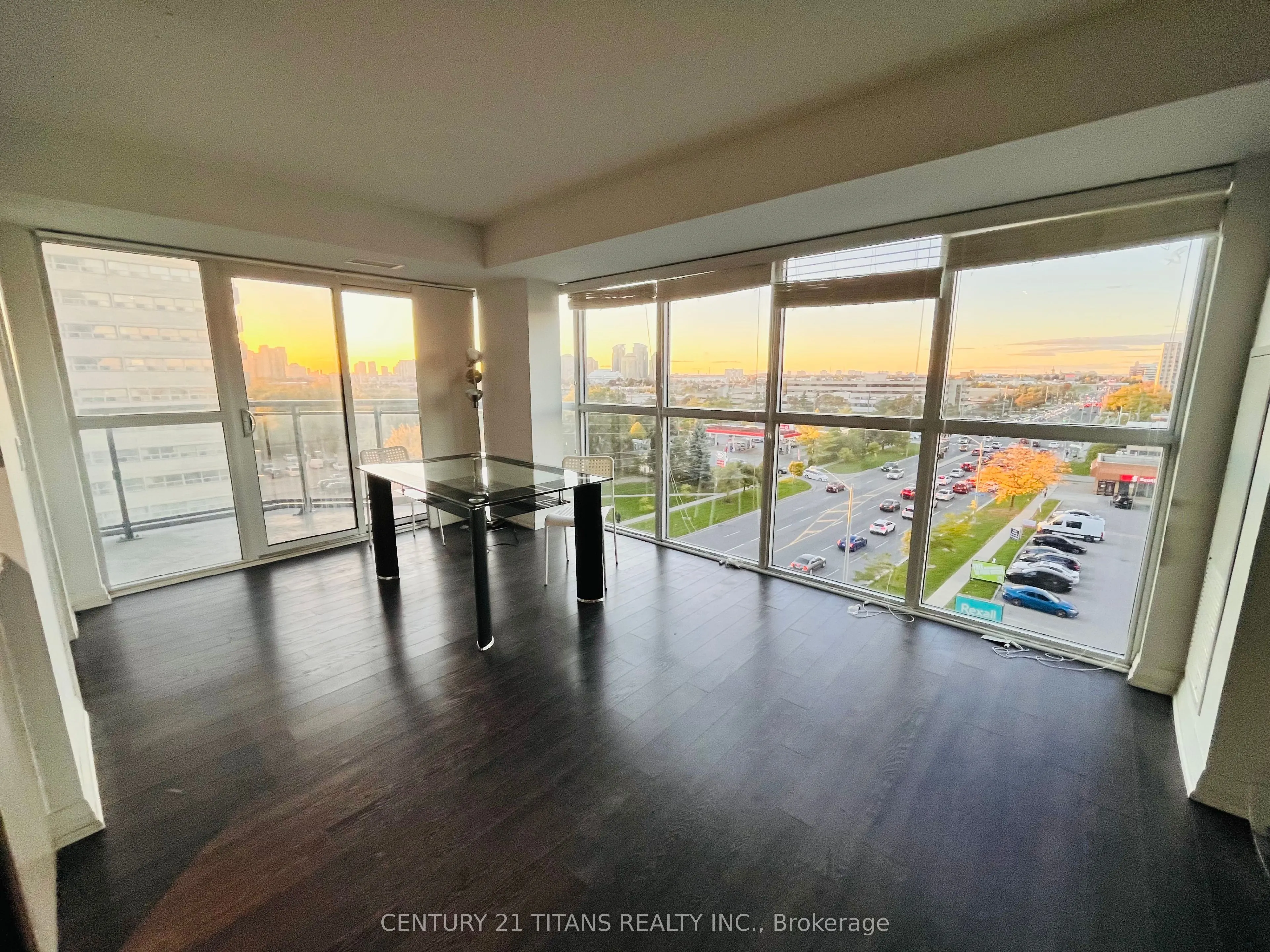 30 Meadowglen Place, #612