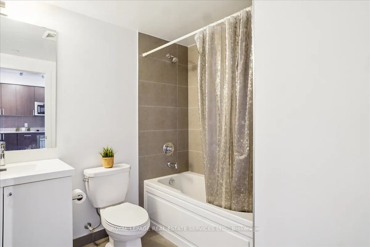 2550 Simcoe Street N, #1012