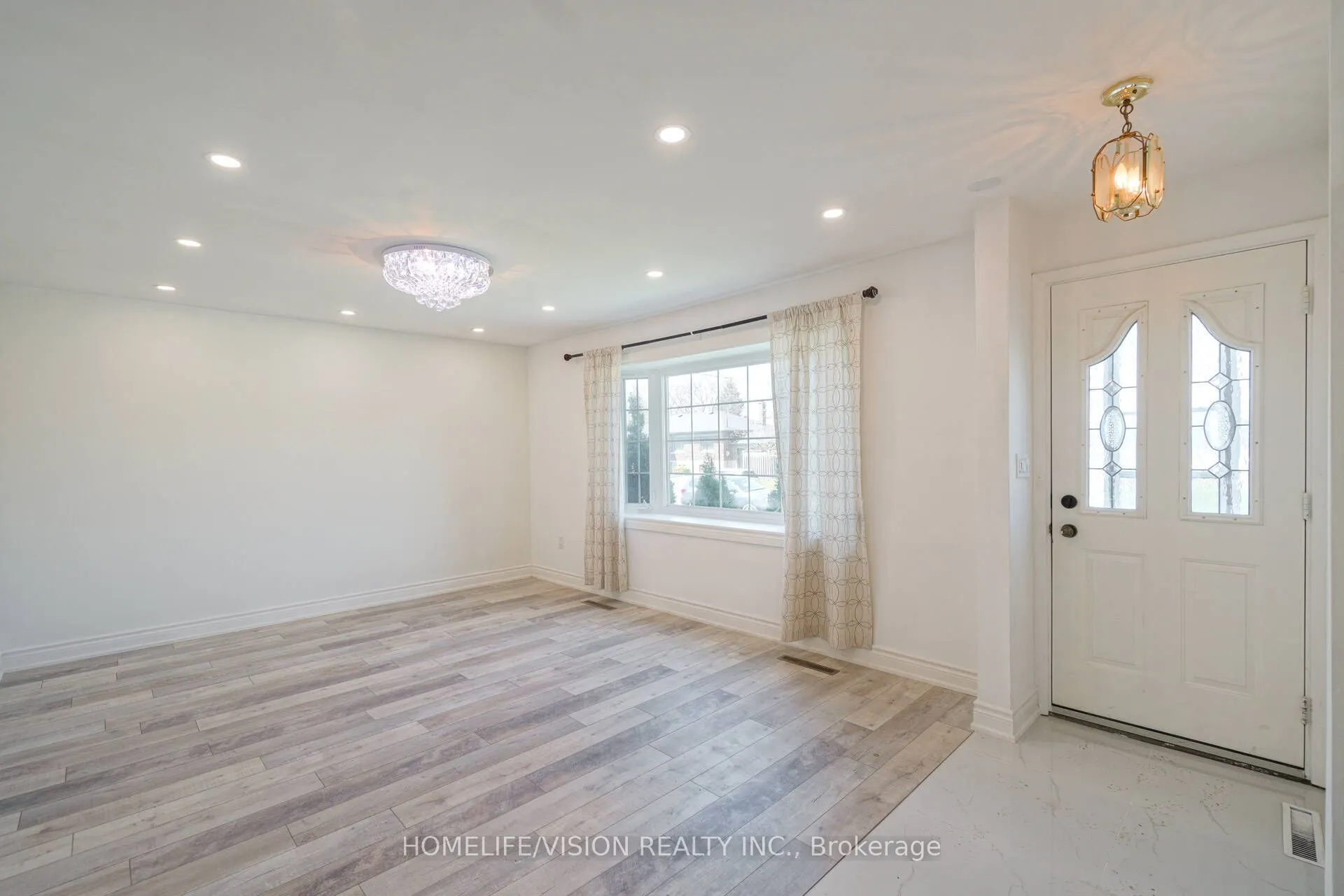 5 Orlando Boulevard