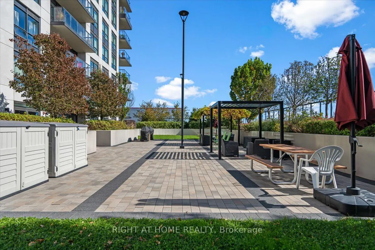 8 Trent Avenue, #210