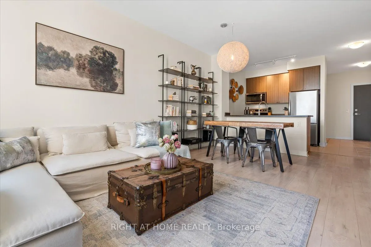 8 Trent Avenue, #210