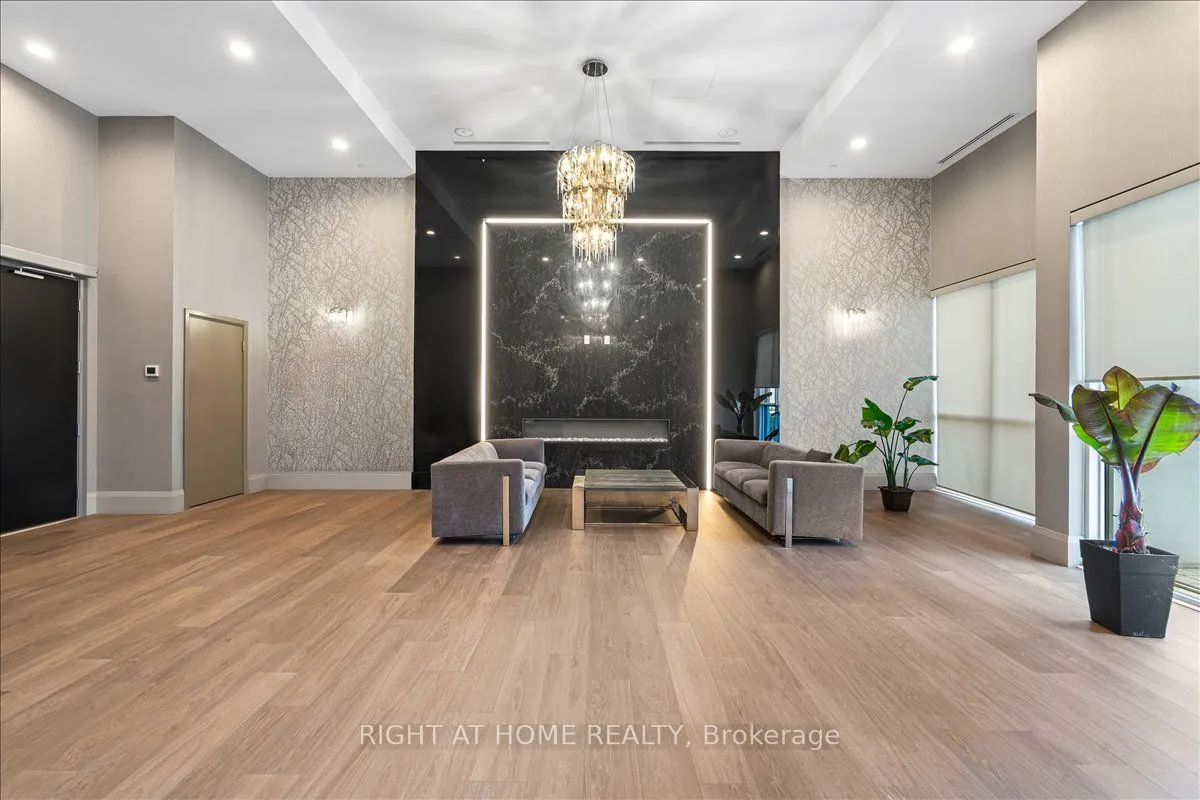 8 Trent Avenue, #210