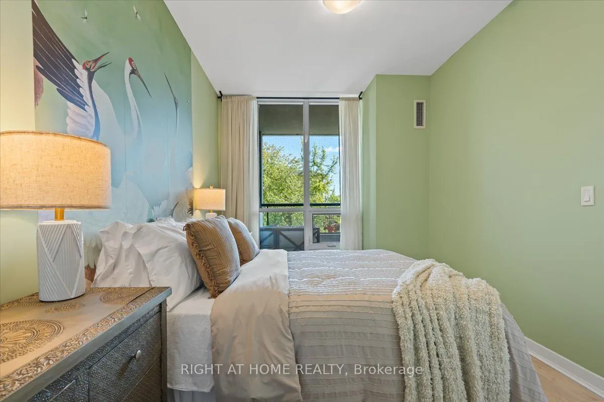 8 Trent Avenue, #210