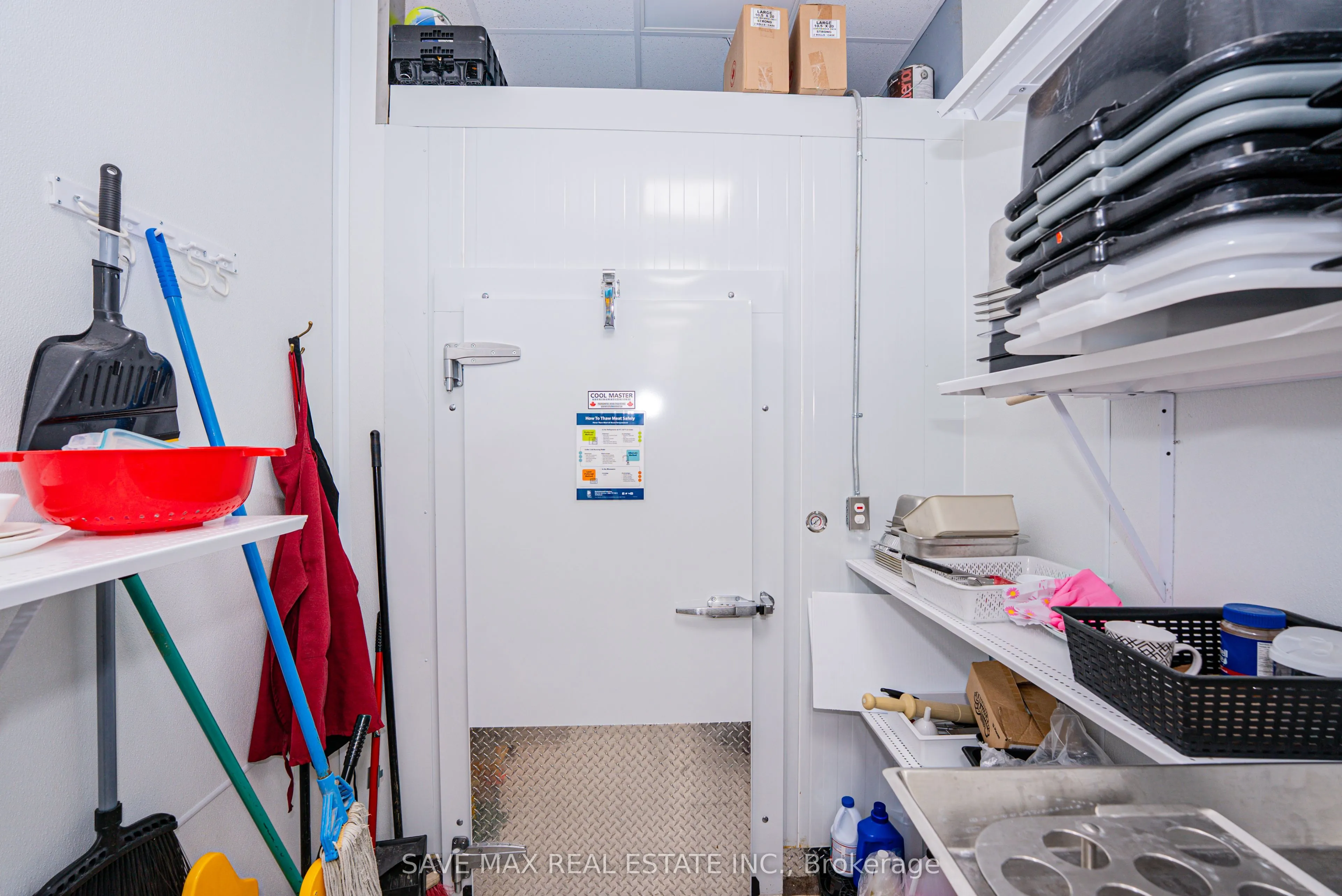 1700 Simcoe Street N, #N3