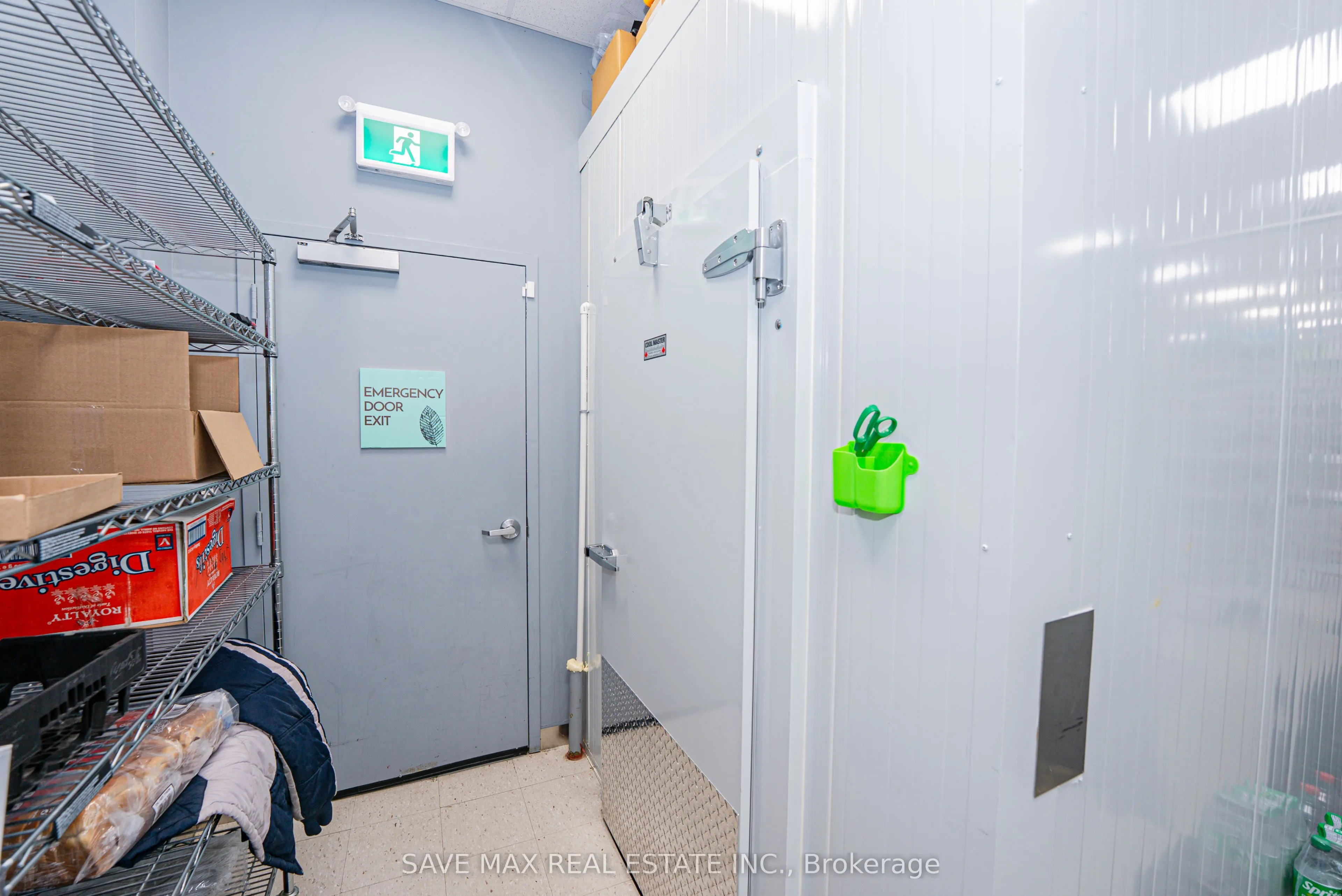 1700 Simcoe Street N, #N3