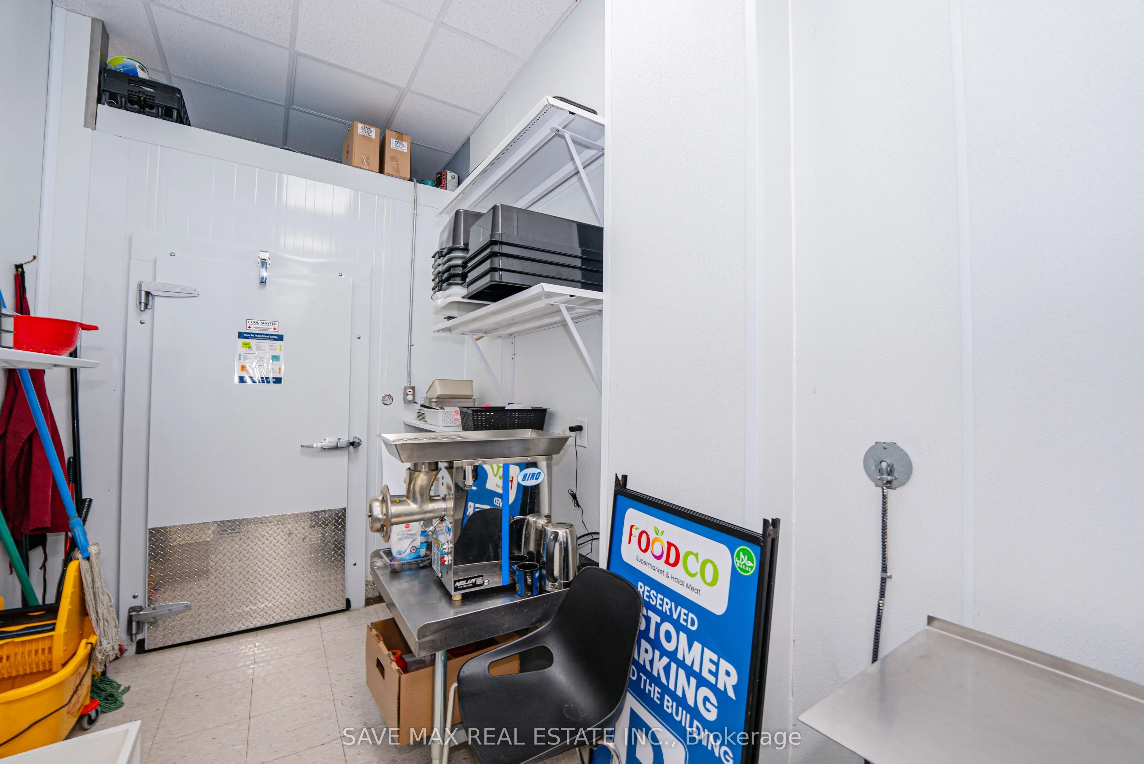 1700 Simcoe Street N, #N3