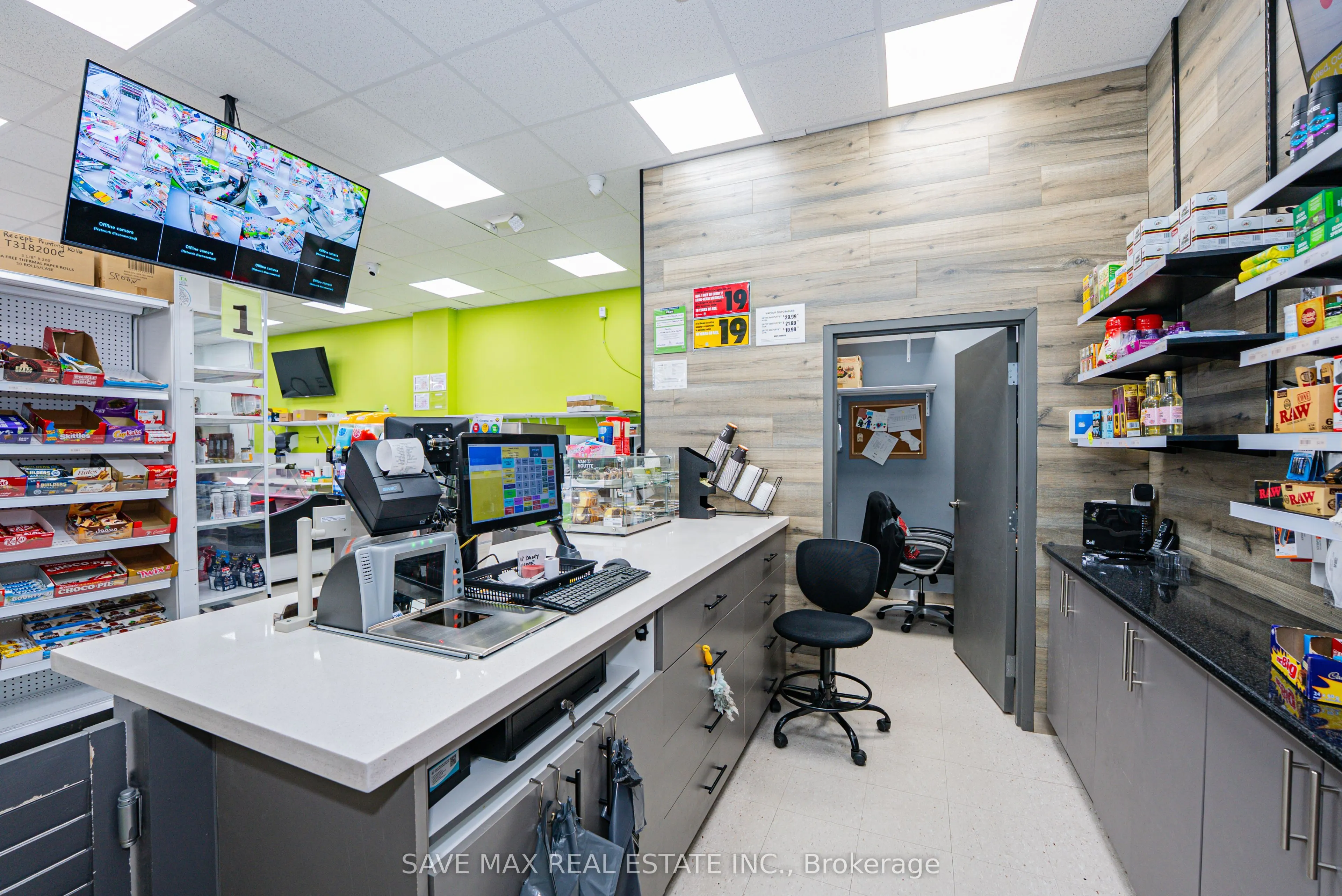 1700 Simcoe Street N, #N3