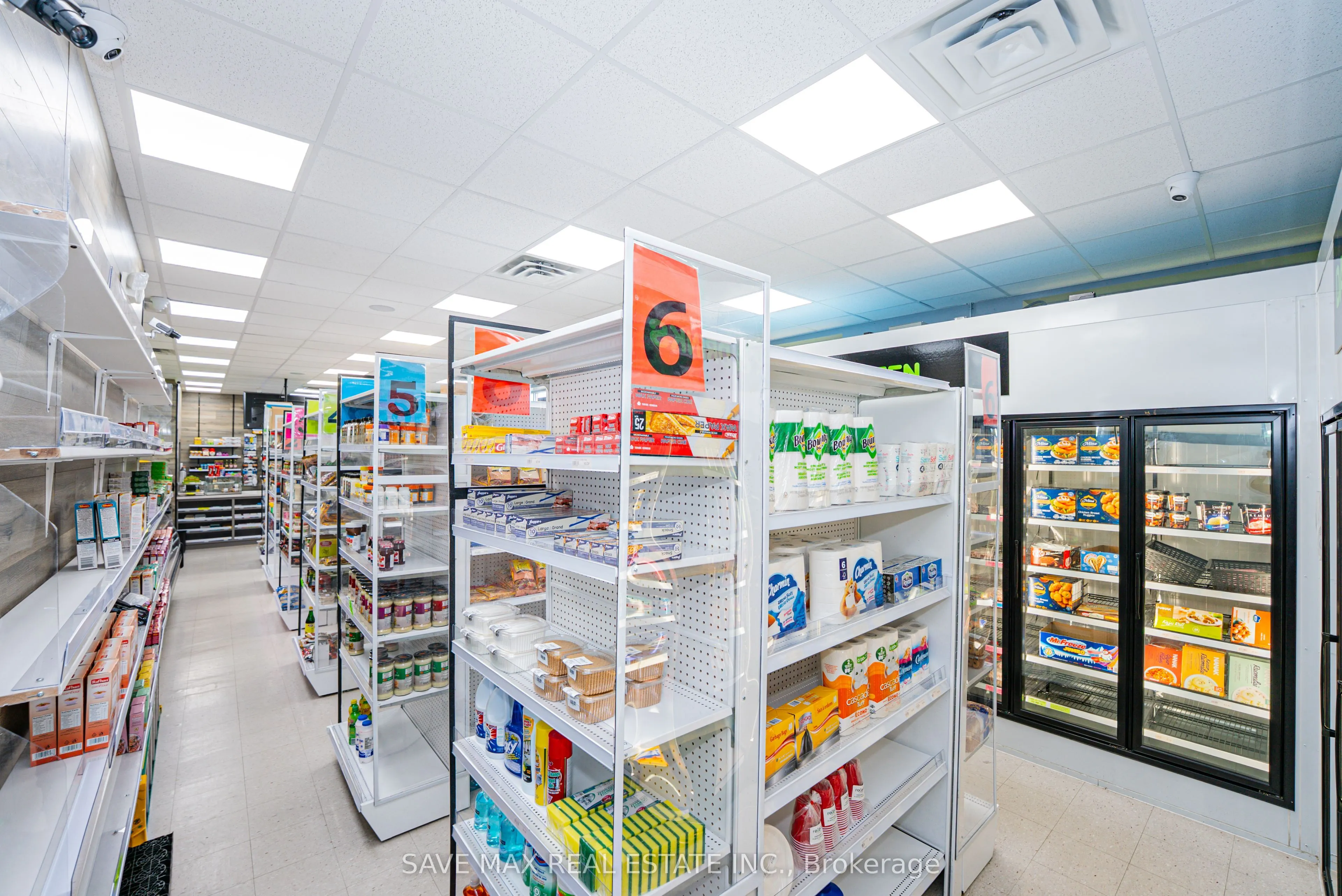 1700 Simcoe Street N, #N3