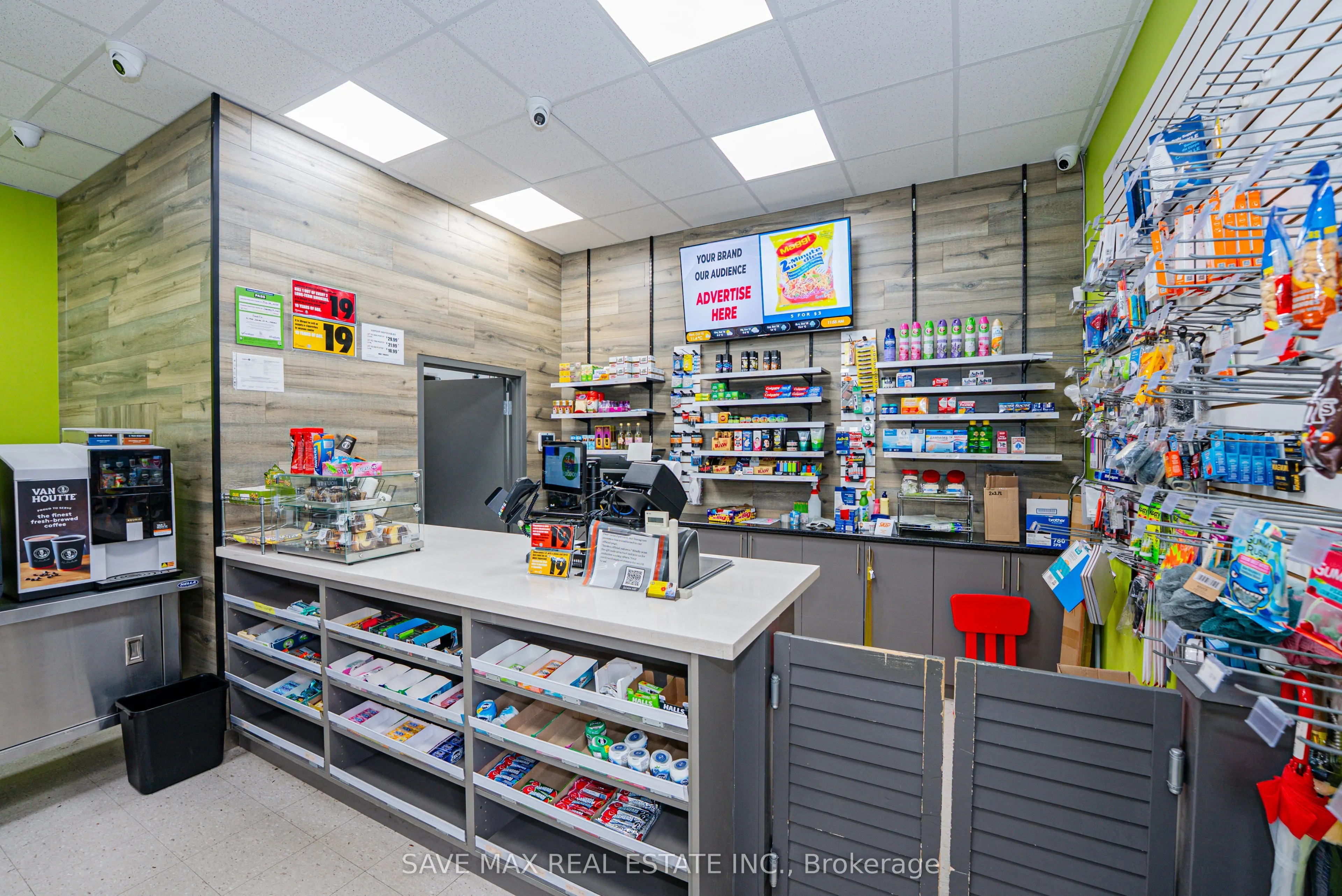 1700 Simcoe Street N, #N3