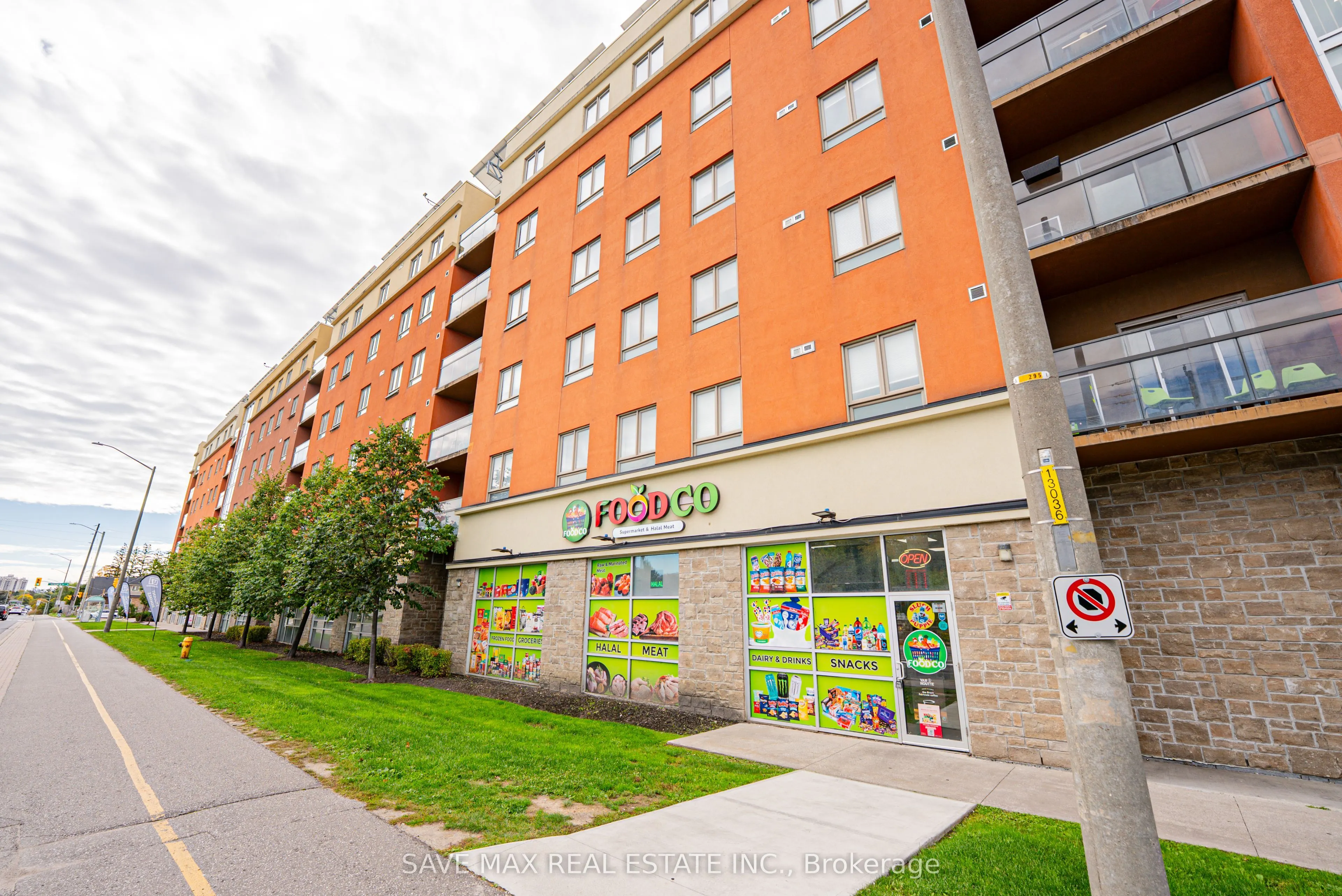 1700 Simcoe Street N, #N3