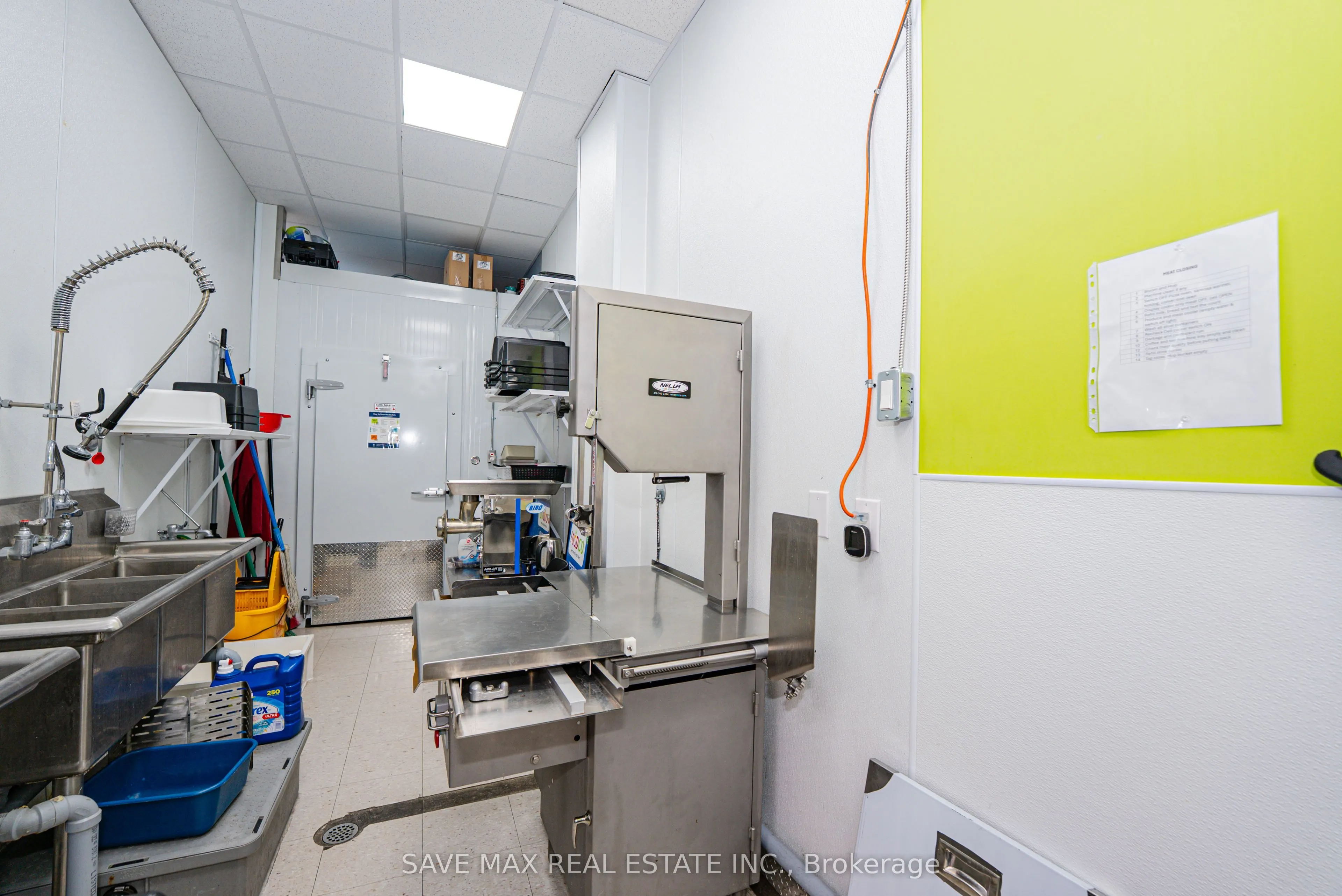 1700 Simcoe Street N, #N3