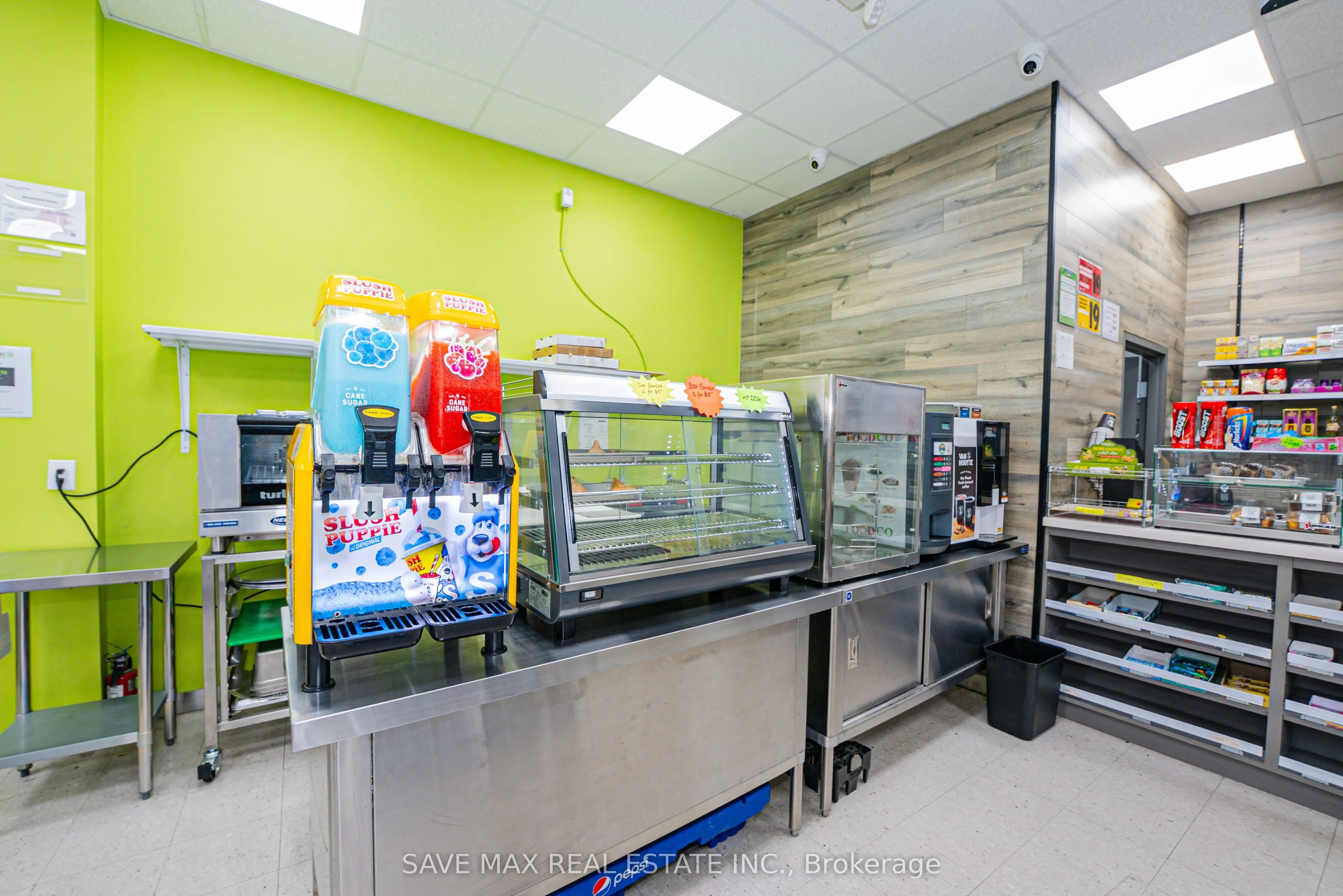 1700 Simcoe Street N, #N3