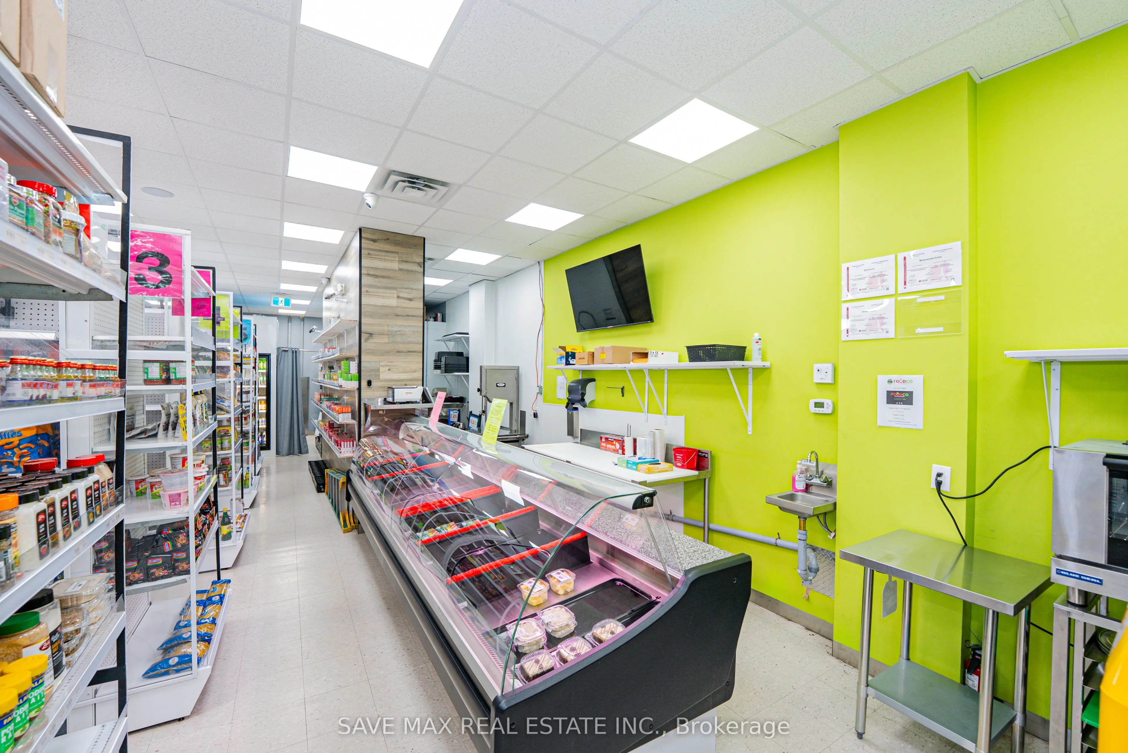 1700 Simcoe Street N, #N3