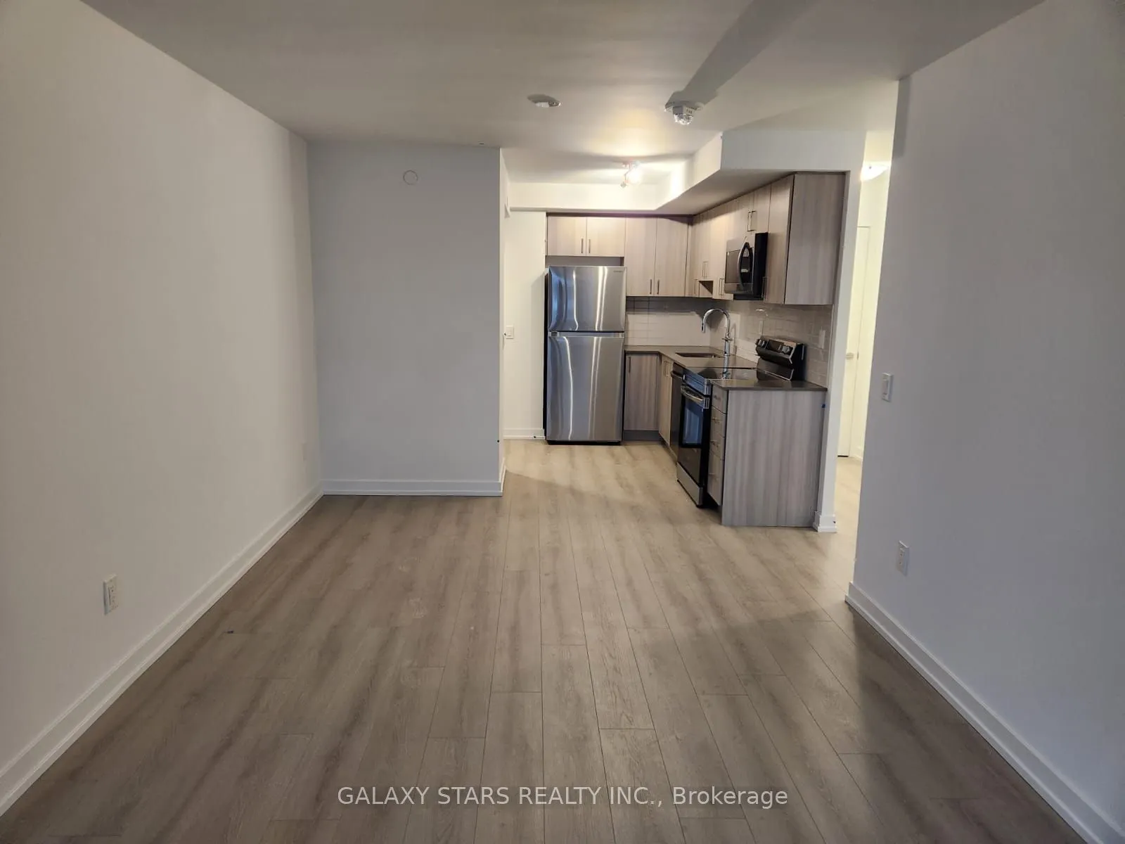 1435 Celebration Drive, #407