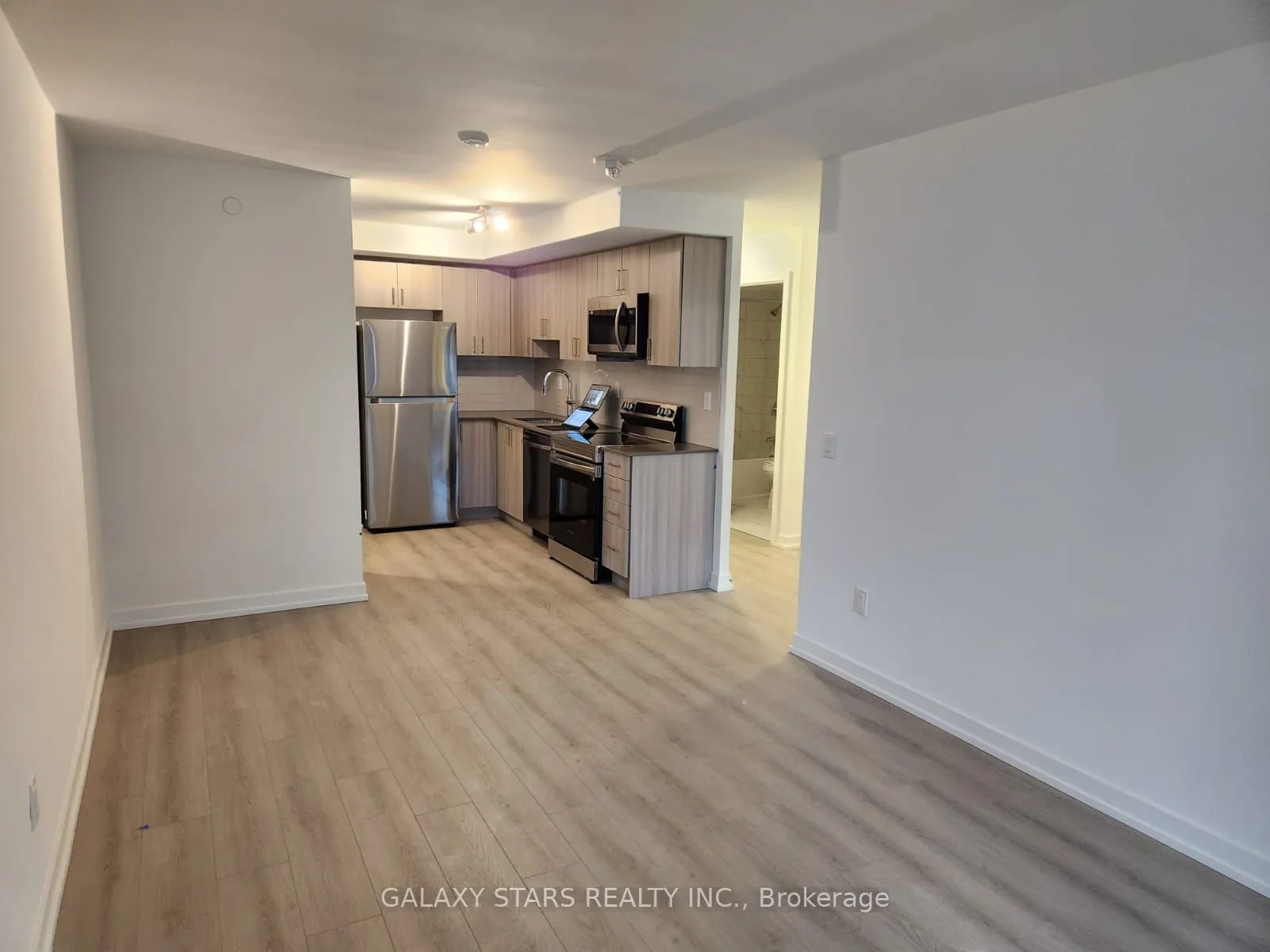 1435 Celebration Drive, #407
