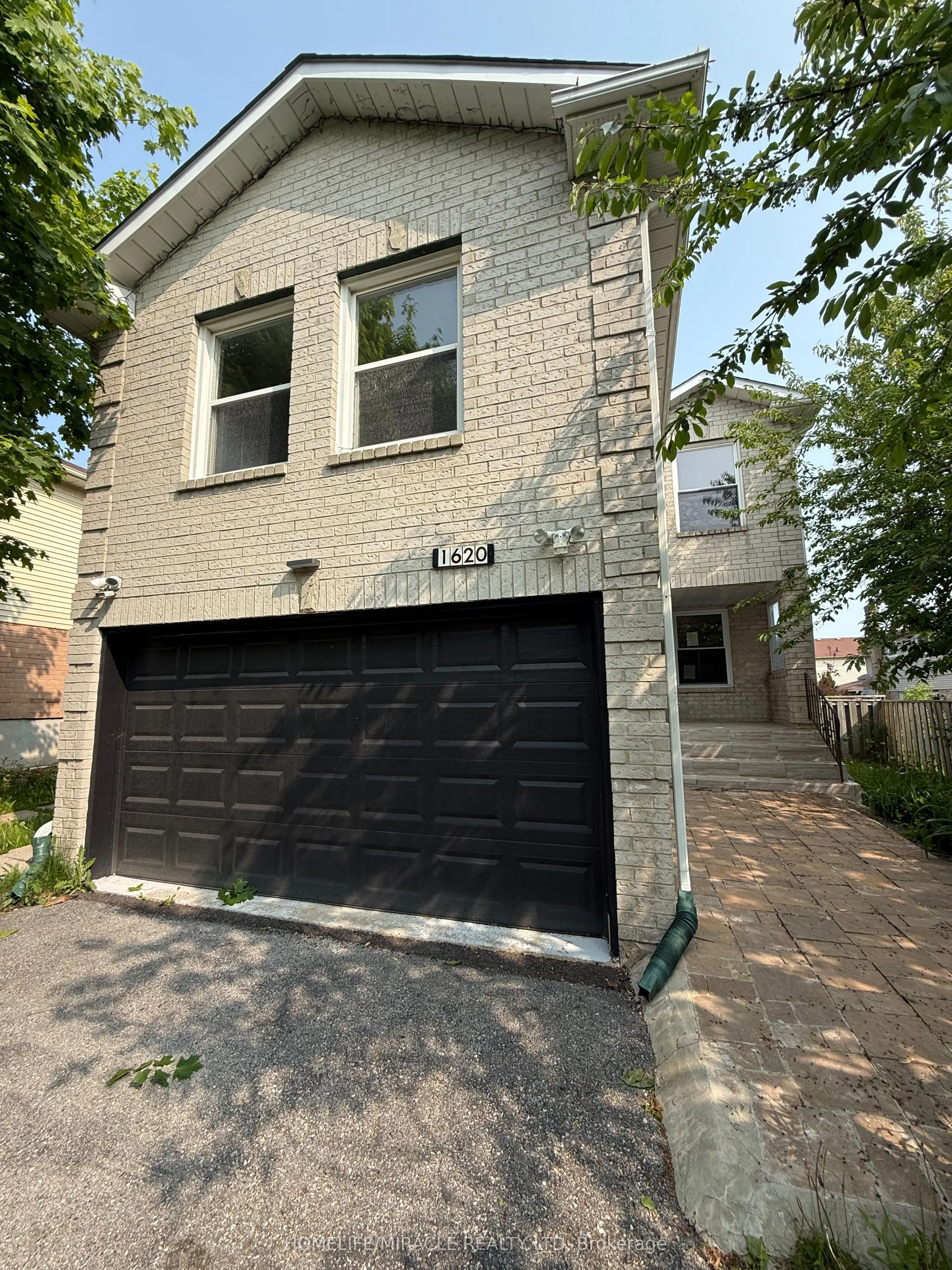 1620 McBrady Crescent