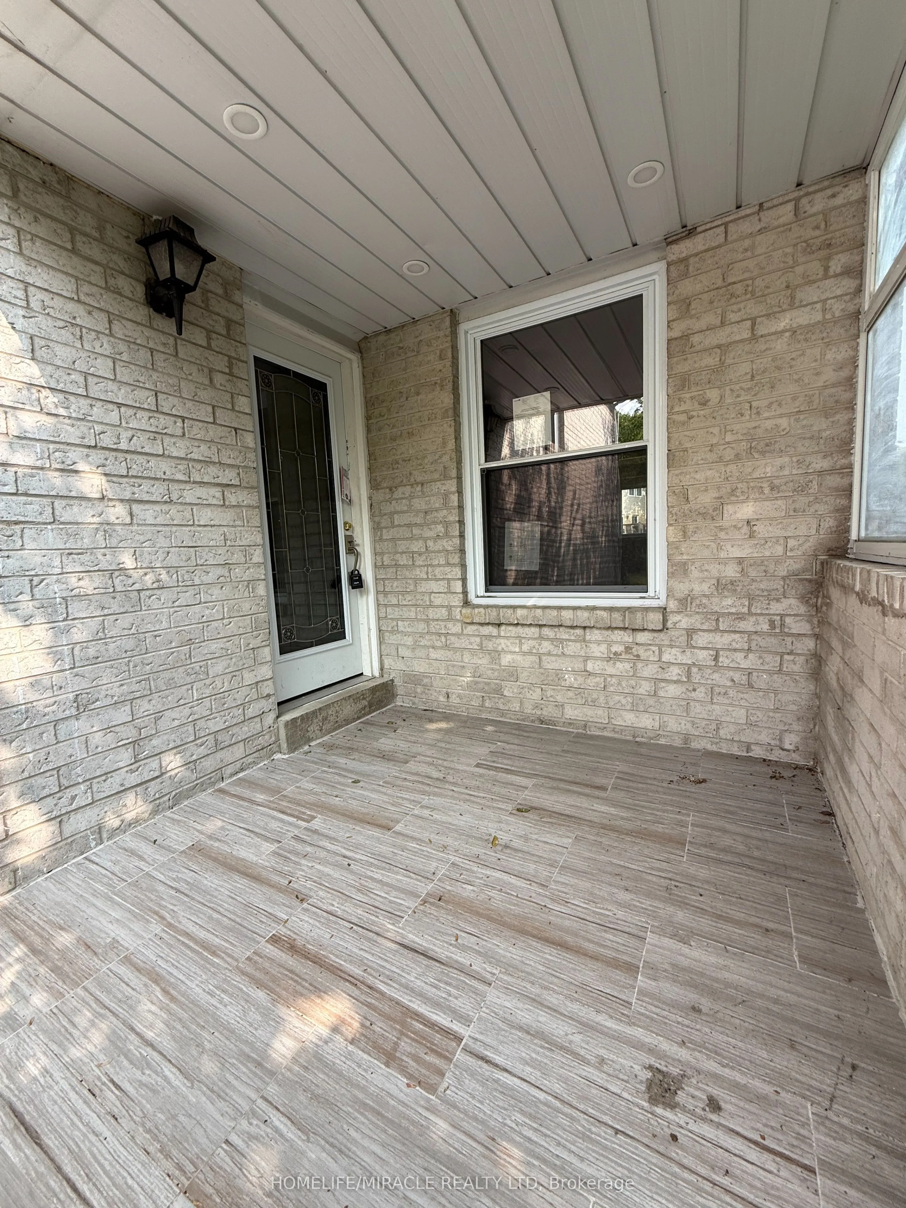 1620 McBrady Crescent