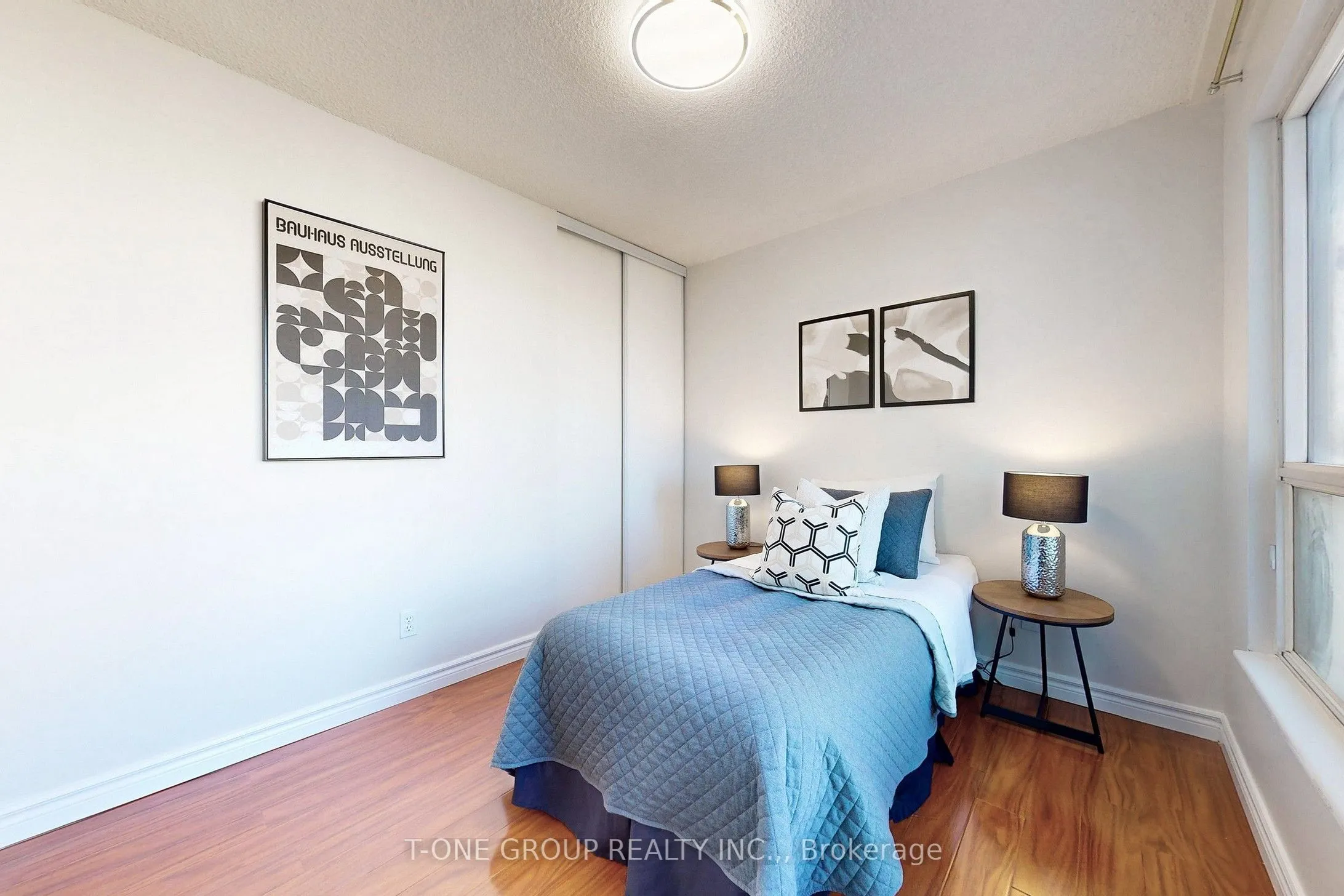 2550 Lawrence Avenue E, #808