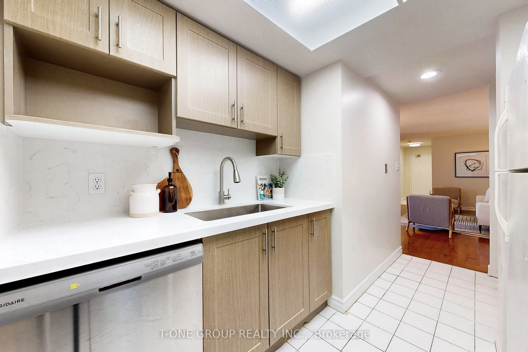 2550 Lawrence Avenue E, #808