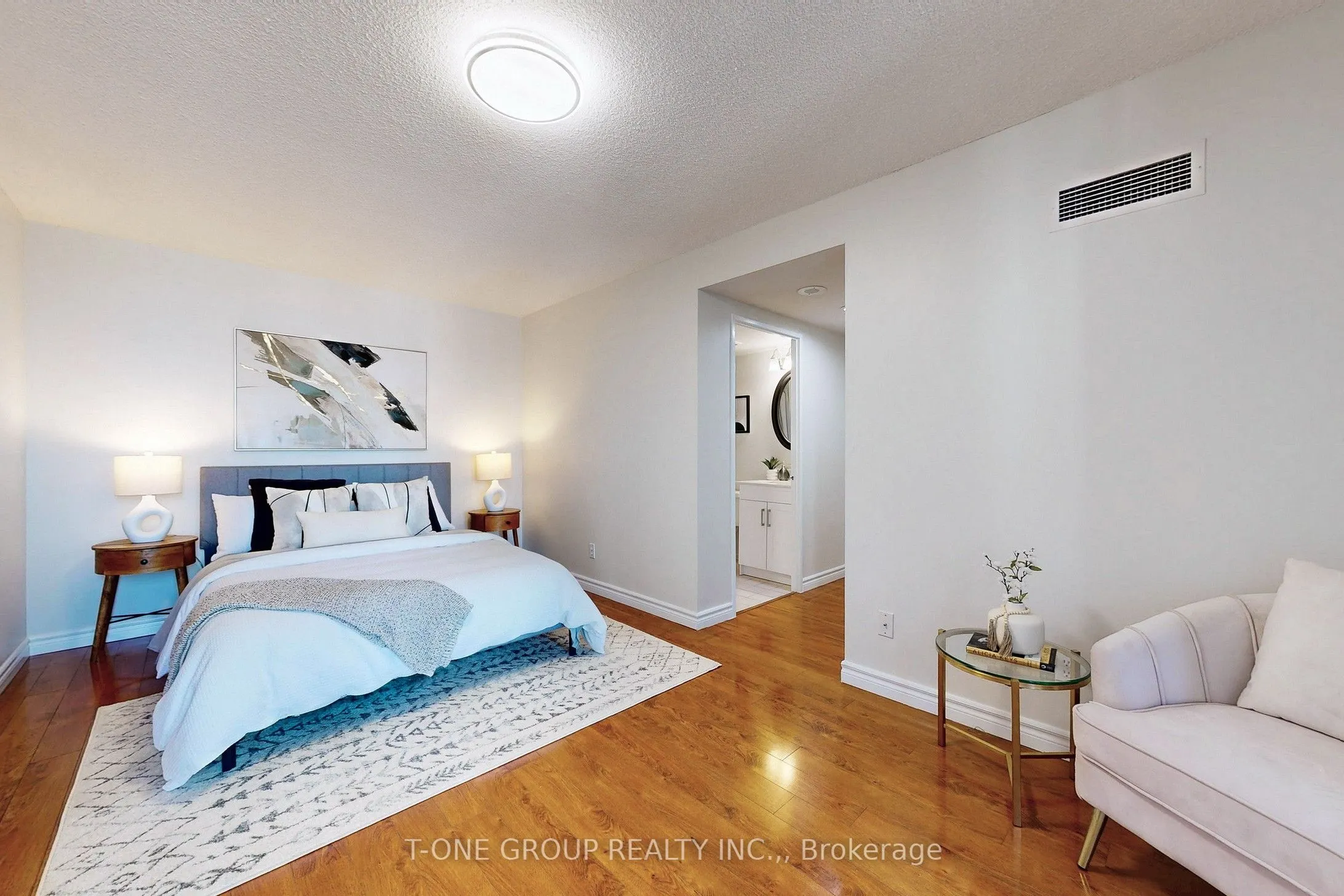 2550 Lawrence Avenue E, #808