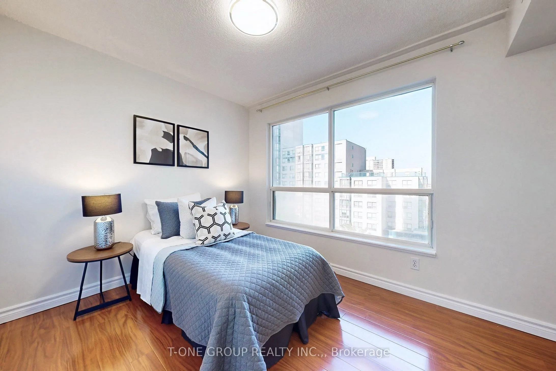 2550 Lawrence Avenue E, #808