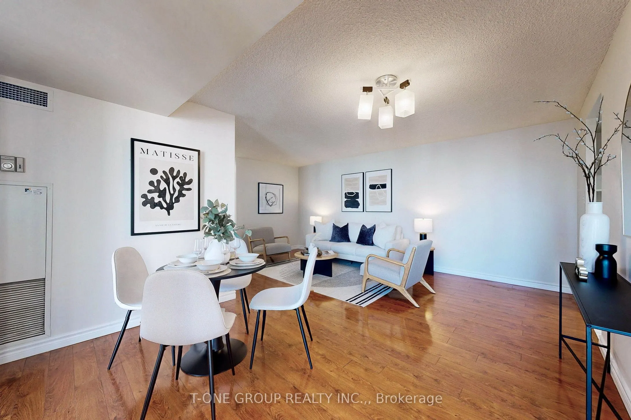 2550 Lawrence Avenue E, #808