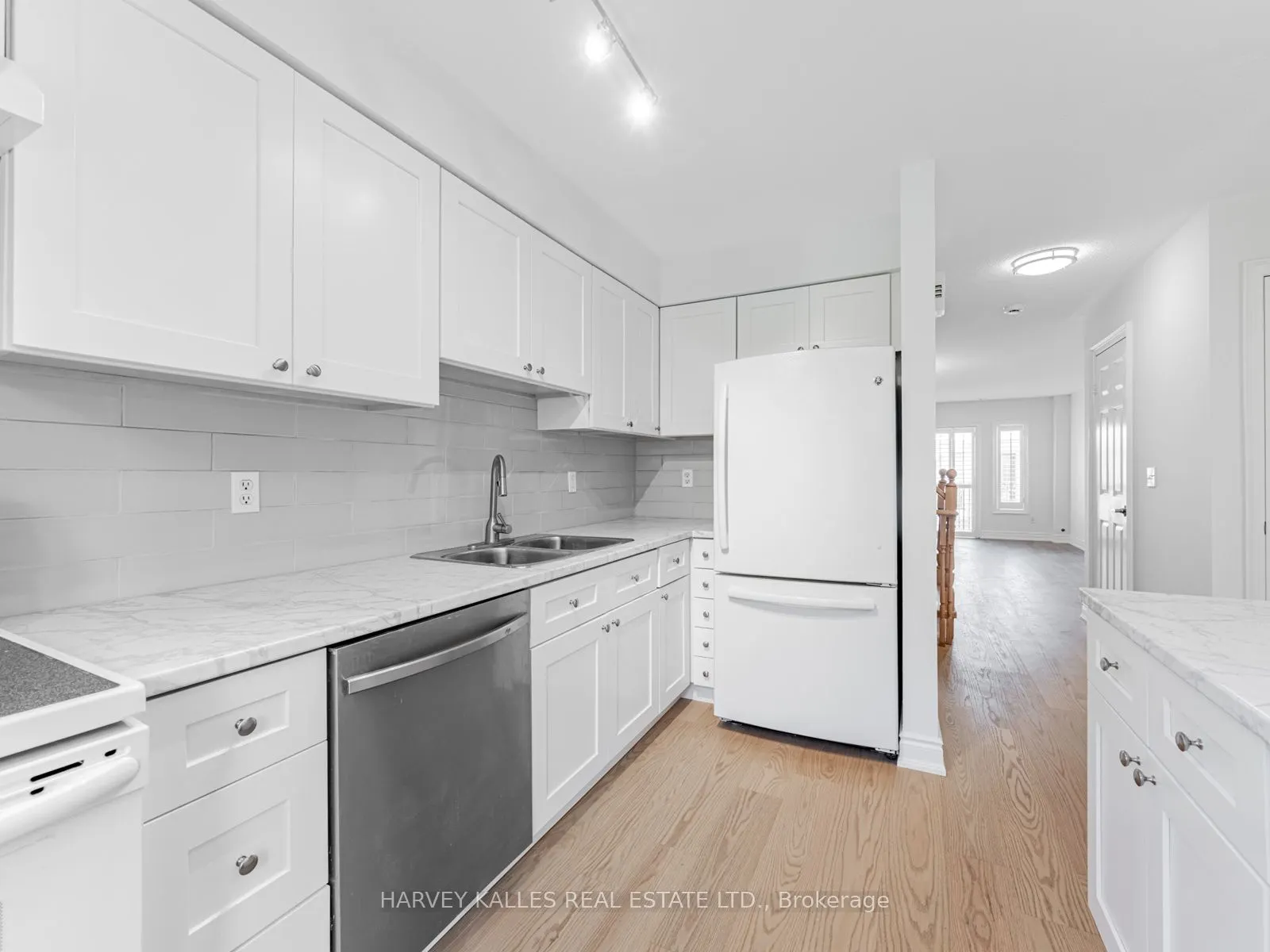 83 Mondeo Drive, #521