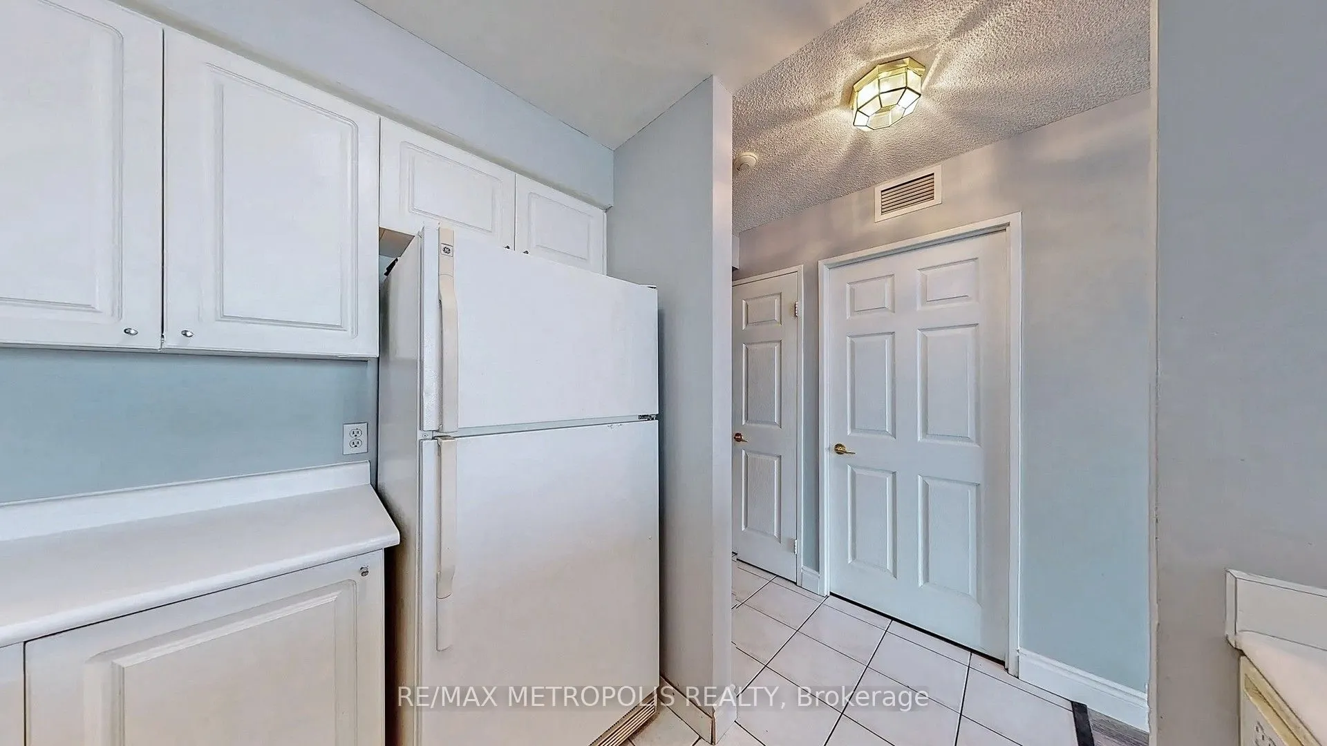 11 Lee Centre Drive, #1505