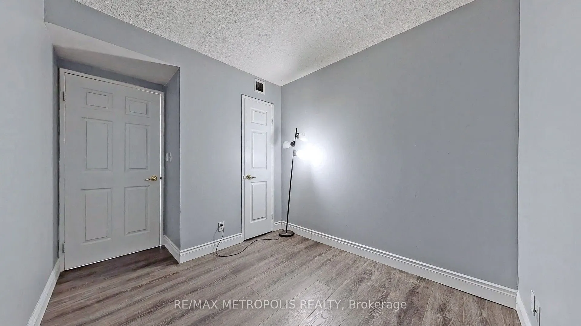 11 Lee Centre Drive, #1505