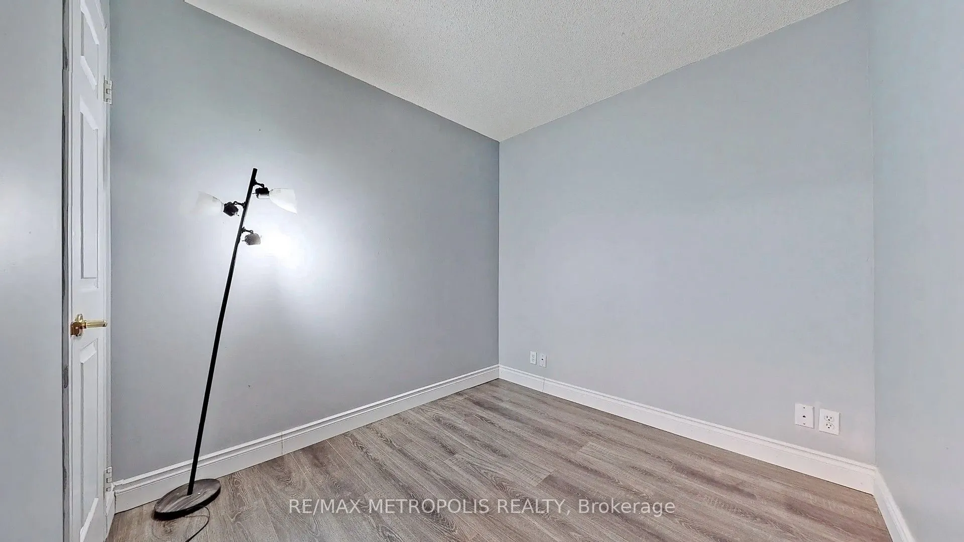 11 Lee Centre Drive, #1505